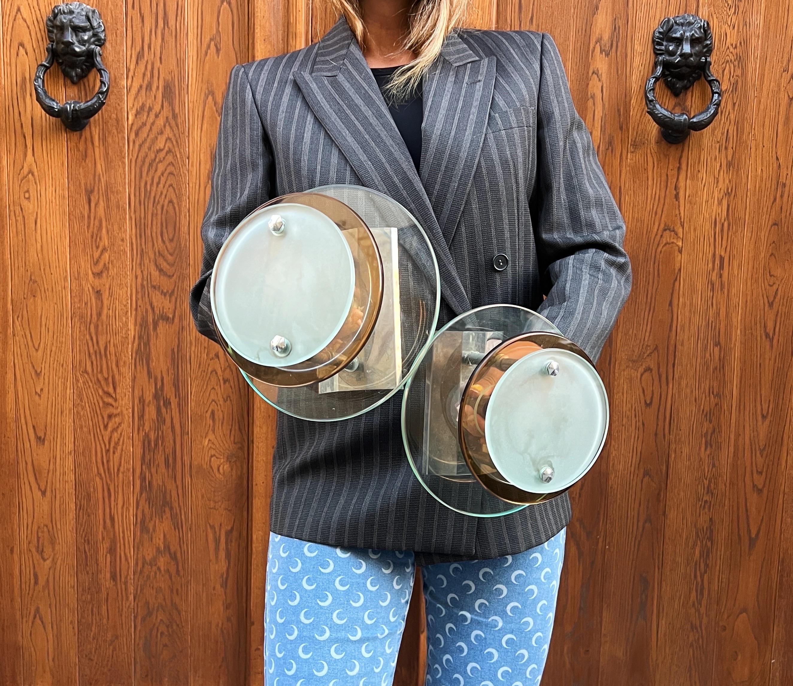 Coppia di lampade da parete Veca di metà secolo in vetro pesante multicolore in vendita 3