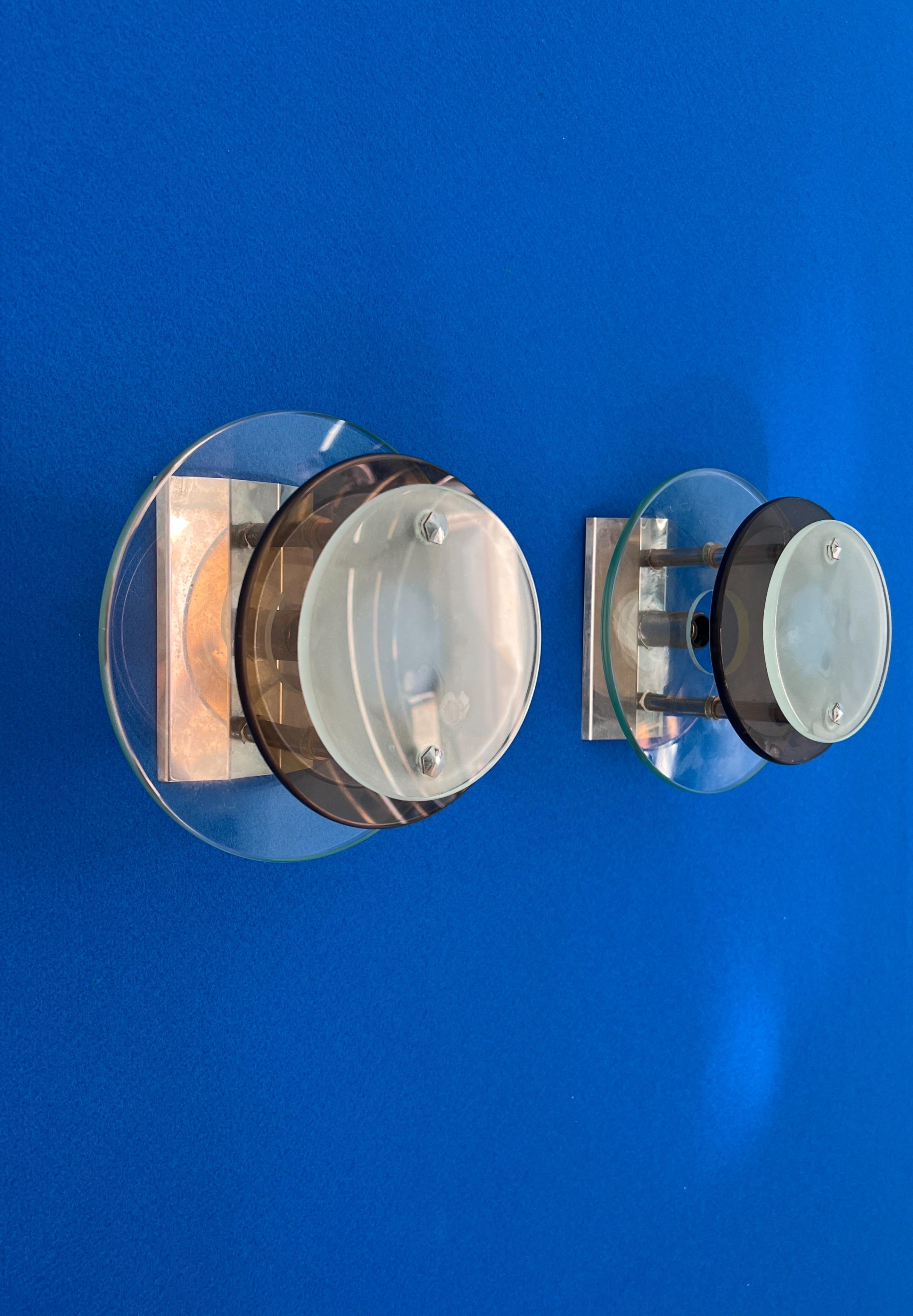 Coppia di lampade da parete Veca di metà secolo in vetro pesante multicolore in vendita 5