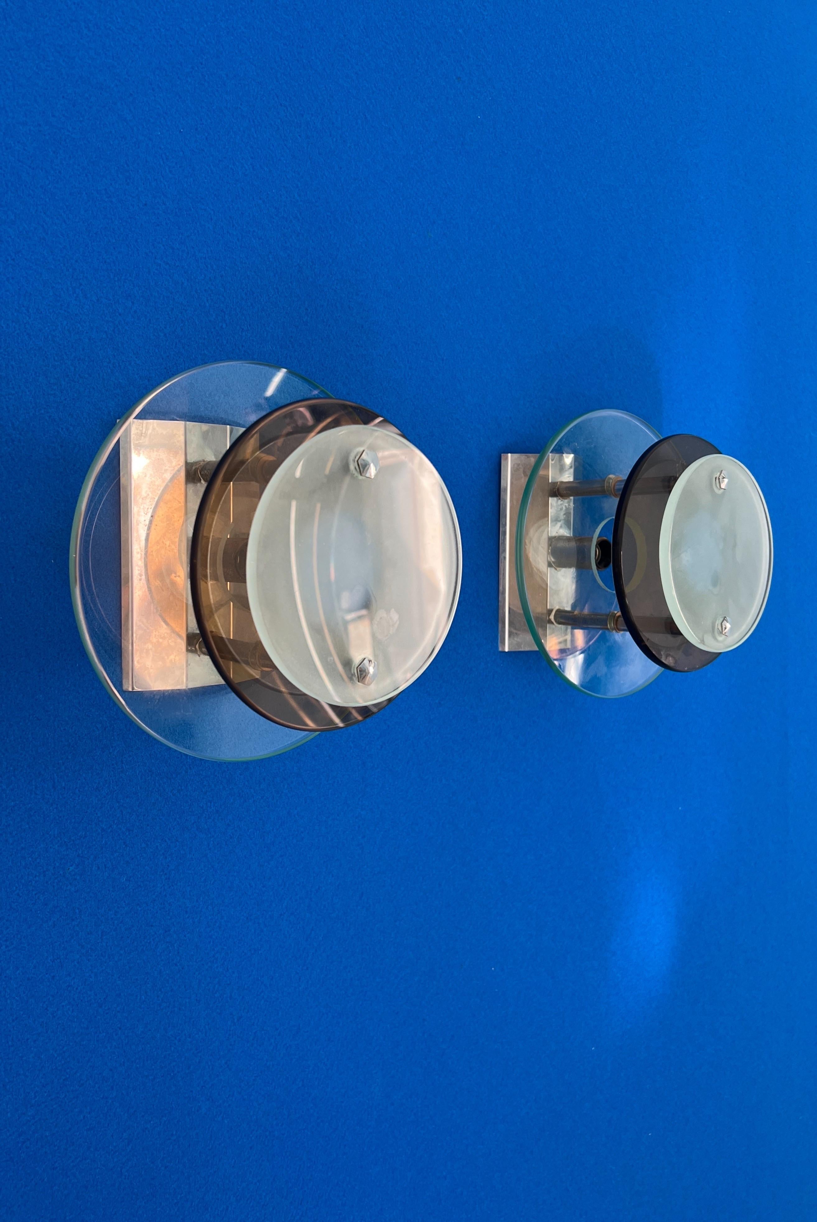 Coppia di lampade da parete Veca di metà secolo in vetro pesante multicolore in vendita 6