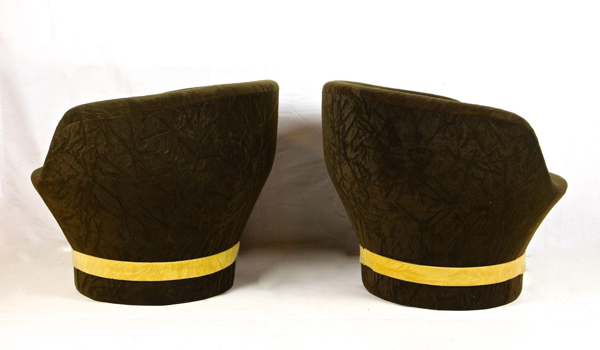 Brass Pair Of Mid Century Velvet Lounge Chairs/ Club Chairs, Italy circa 1960/70 For Sale