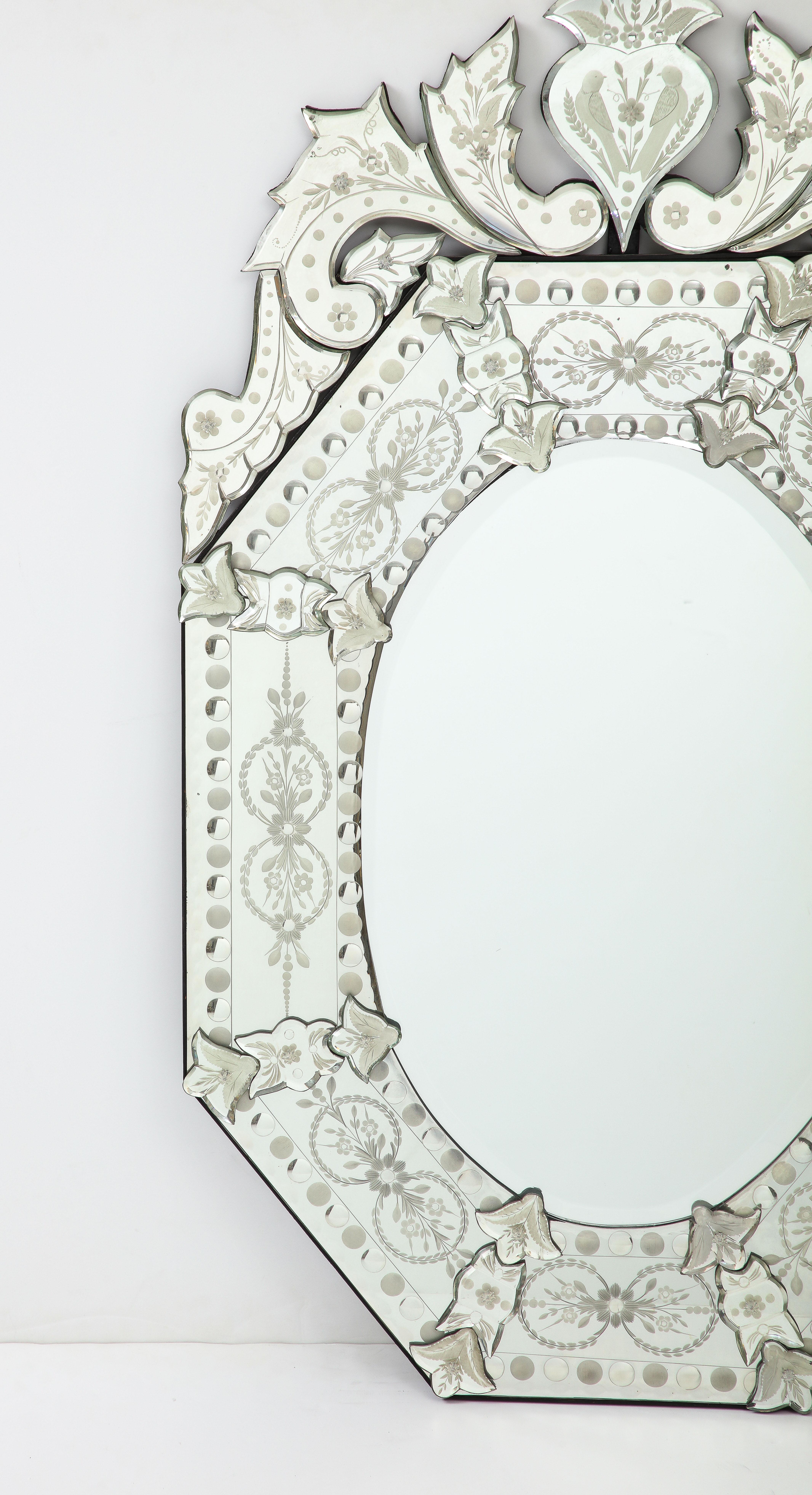 Paire de miroirs vénitiens du milieu du siècle dernier Bon état - En vente à New York, NY
