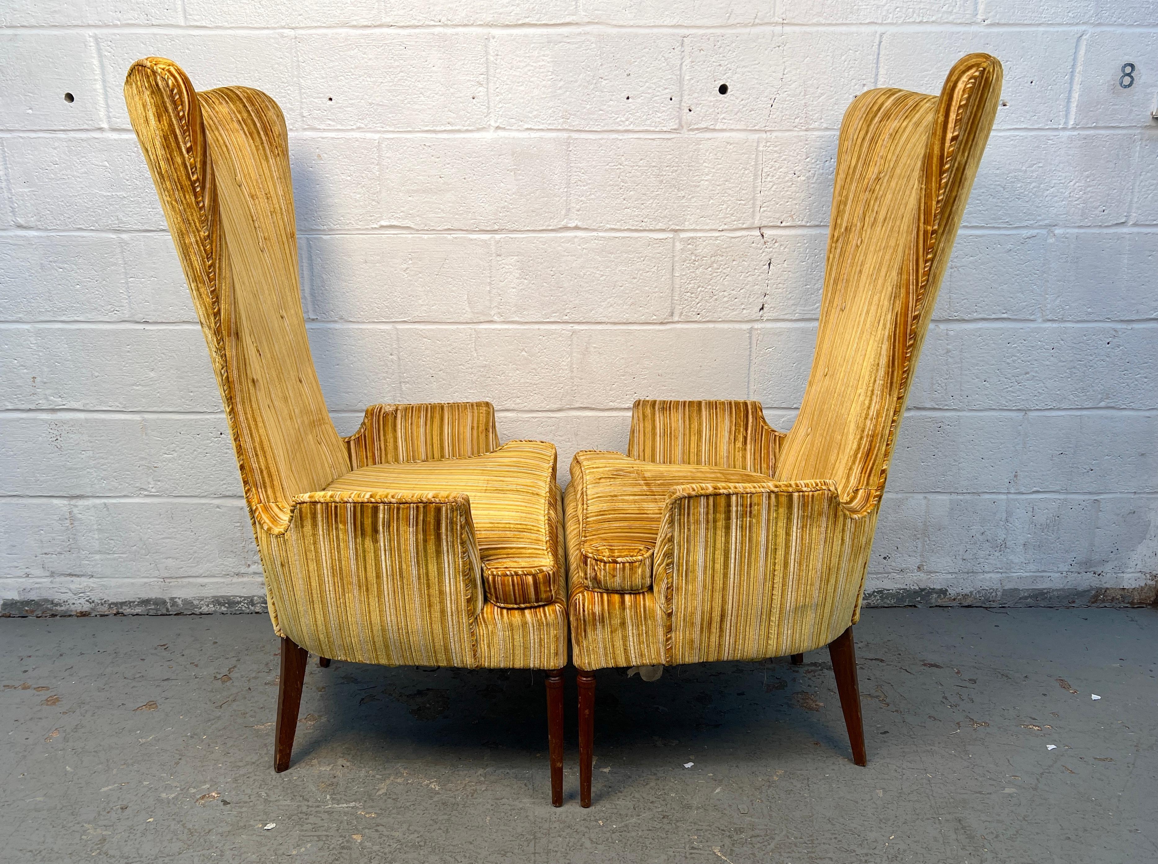 Paar viktorianische Stühle mit hoher Rückenlehne aus der Mitte des Jahrhunderts (Stoff) im Angebot