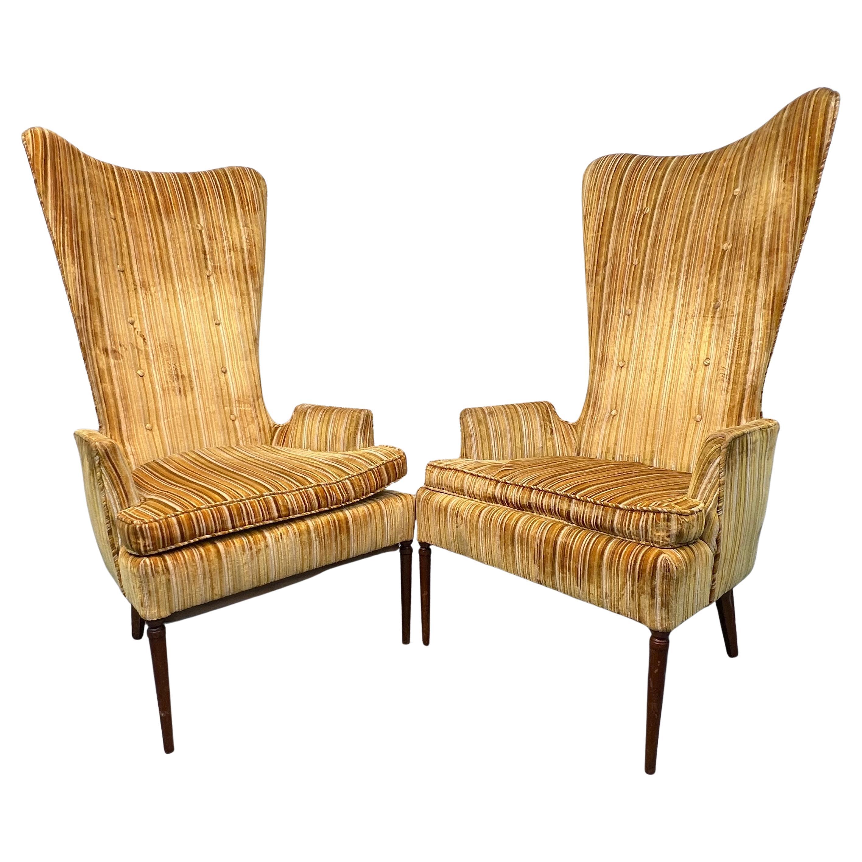 Paire de chaises victoriennes à haut dossier du milieu du siècle dernier