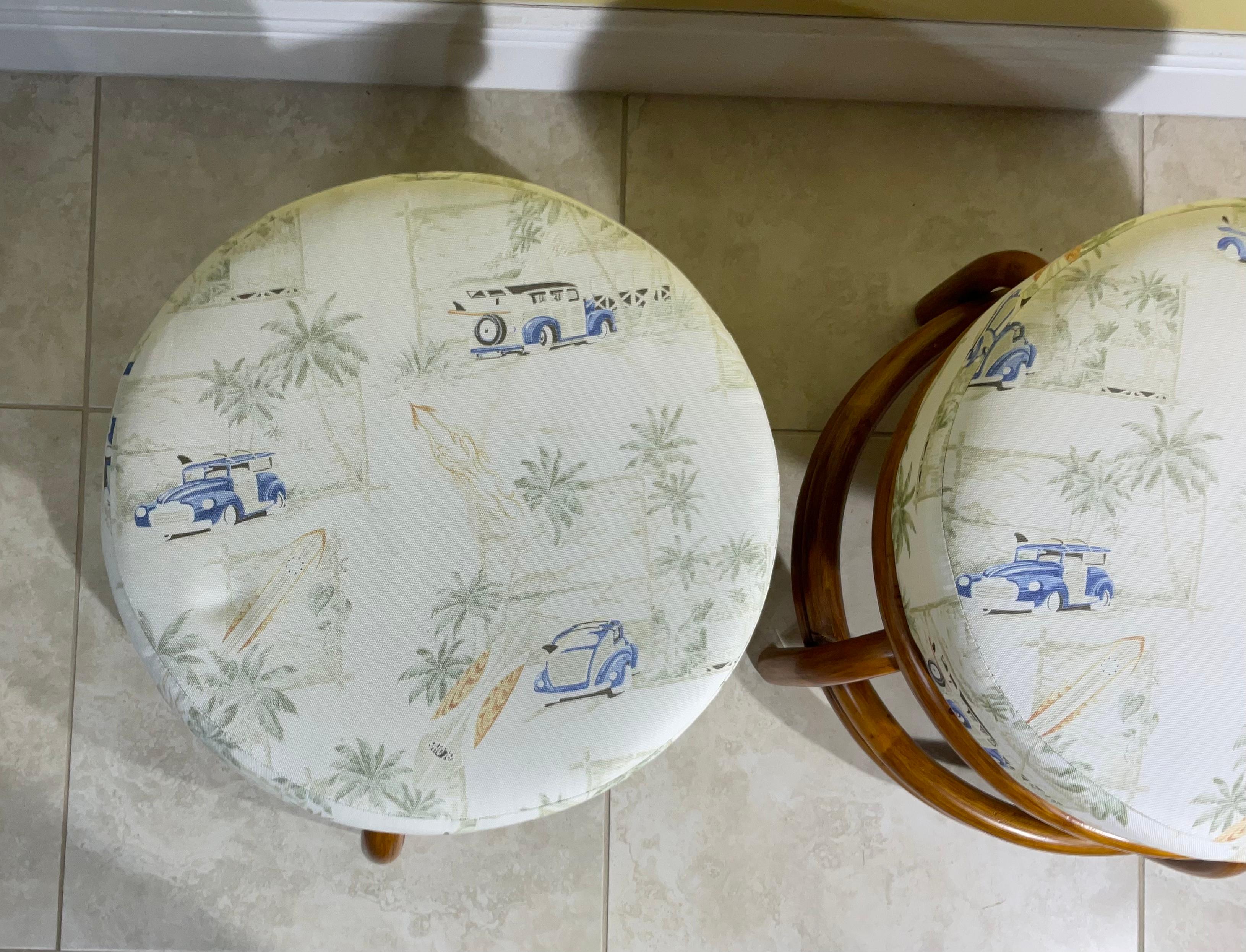 Coppia di sgabelli da salotto in bambù vintage del Medioevo in vendita 3