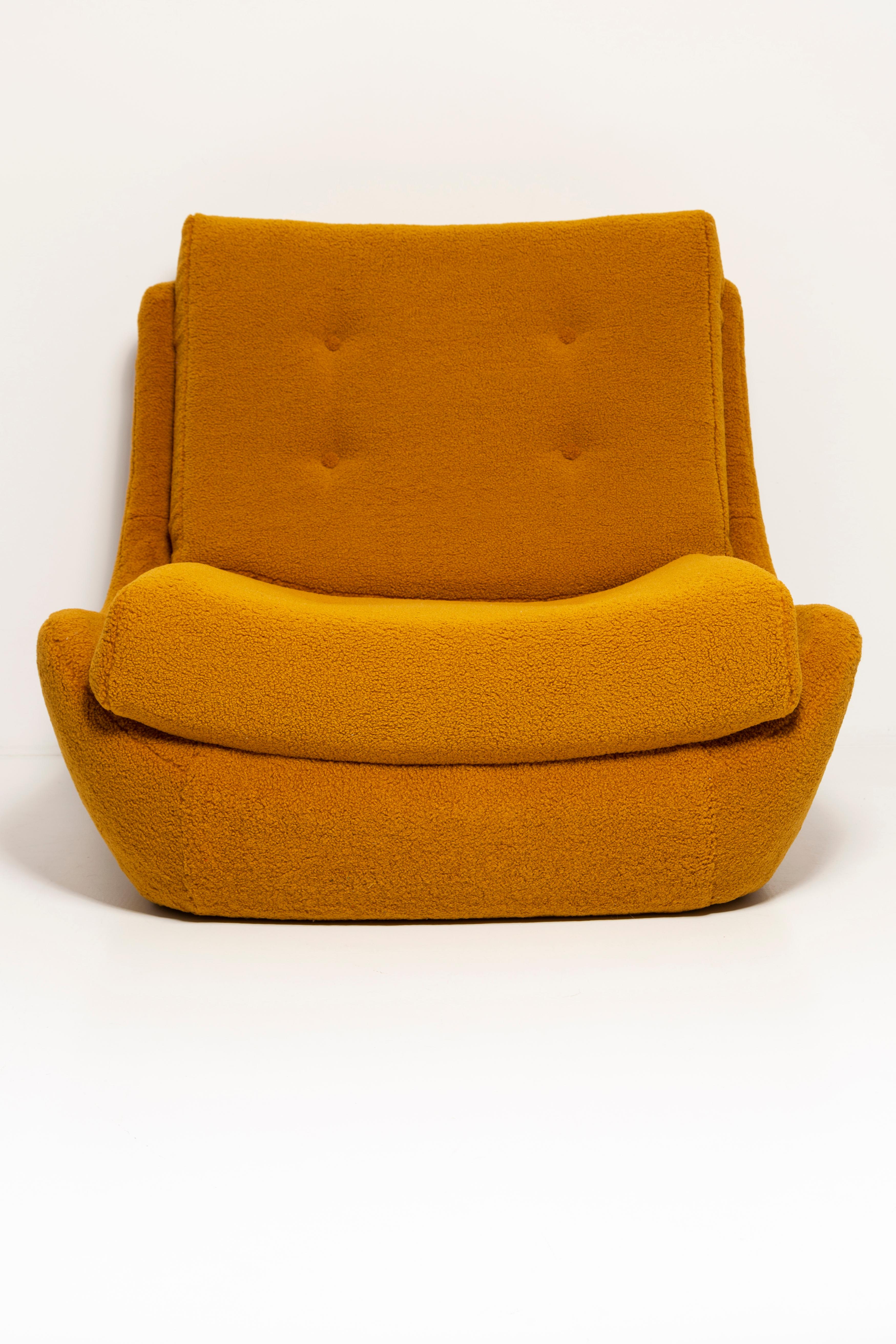 Pair of Mid Century Vintage Ochre Yellow Boucle Atlantis Big Armchairs, 1960s For Sale 1