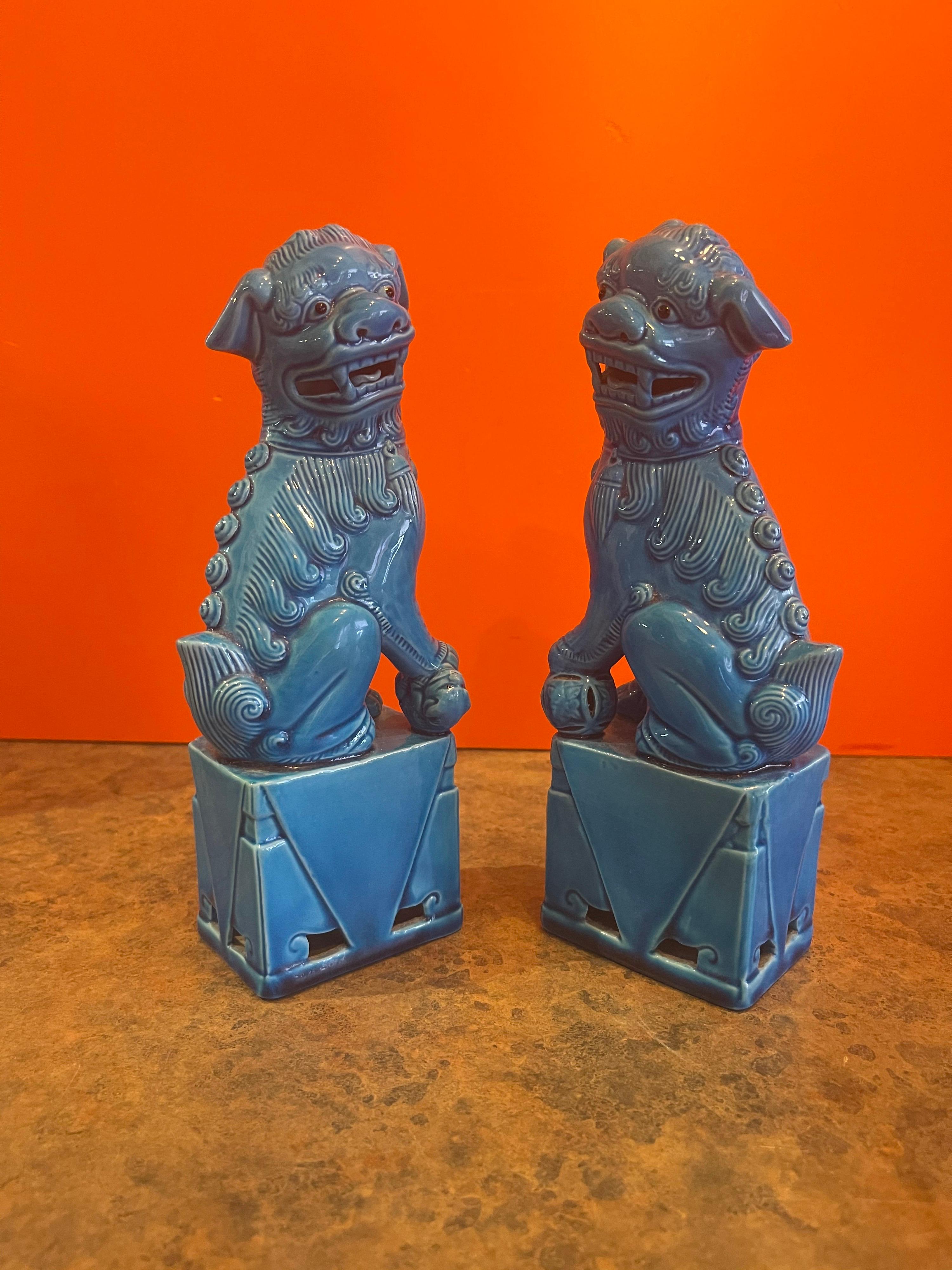 Pair of Mid-Century Vintage Turquoise Blue Foo Dog Sculptures In Good Condition For Sale In San Diego, CA