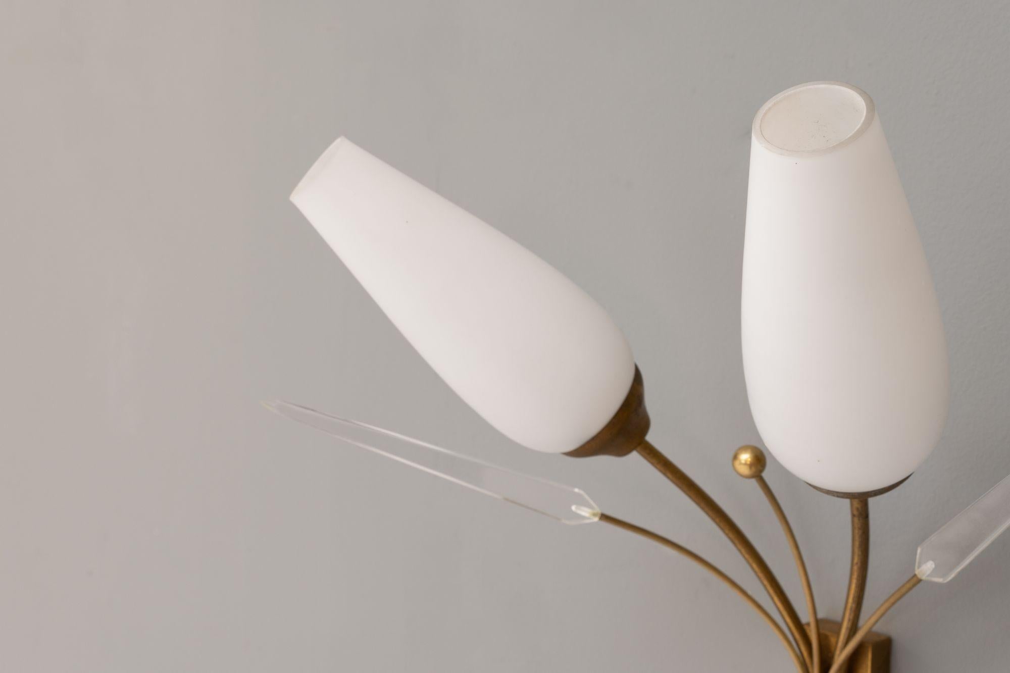 Français Paire de lampes murales du milieu du siècle dernier en vente