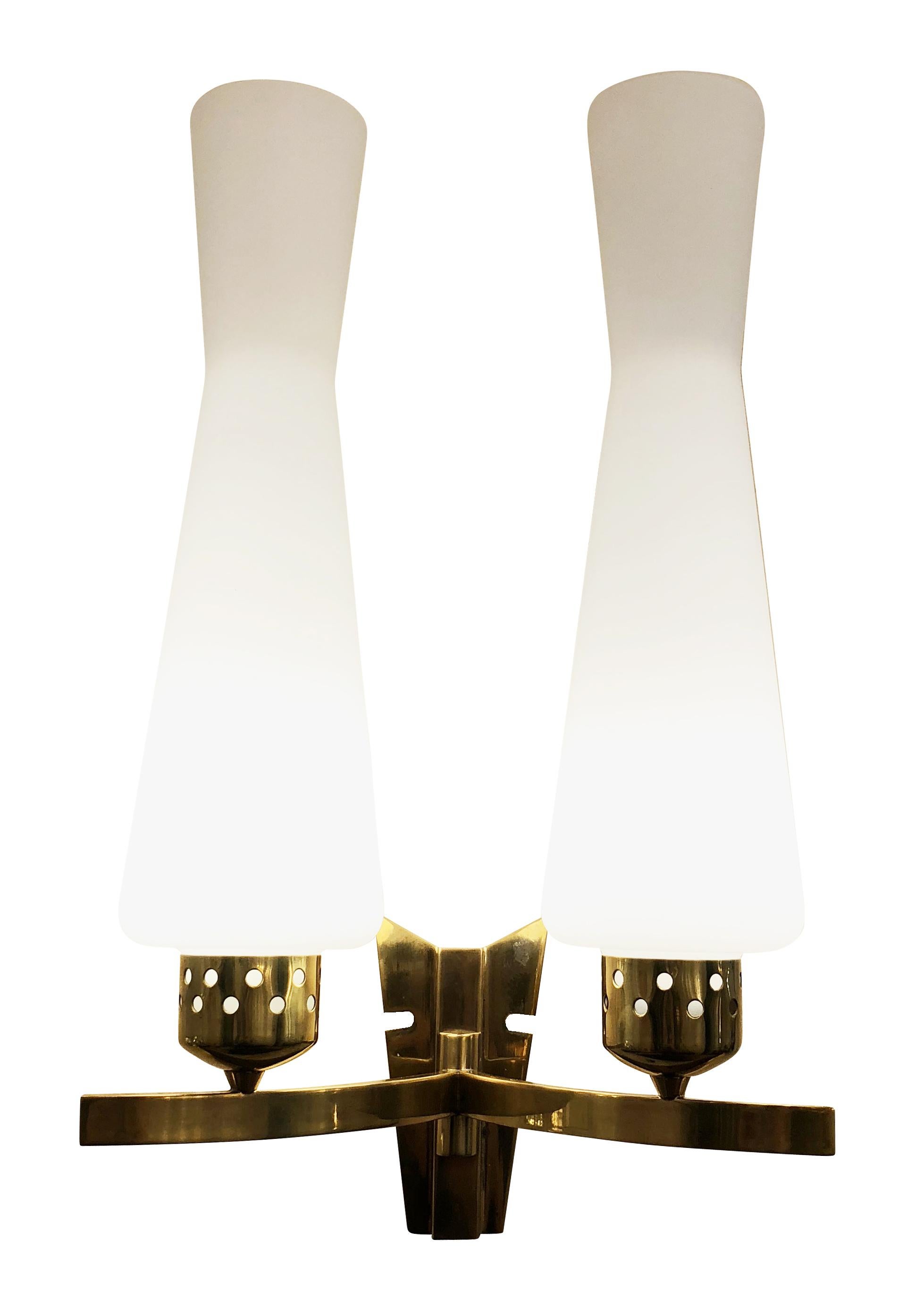 Italian Pair of Midcentury Wall Lights in the Manner of Arredoluce