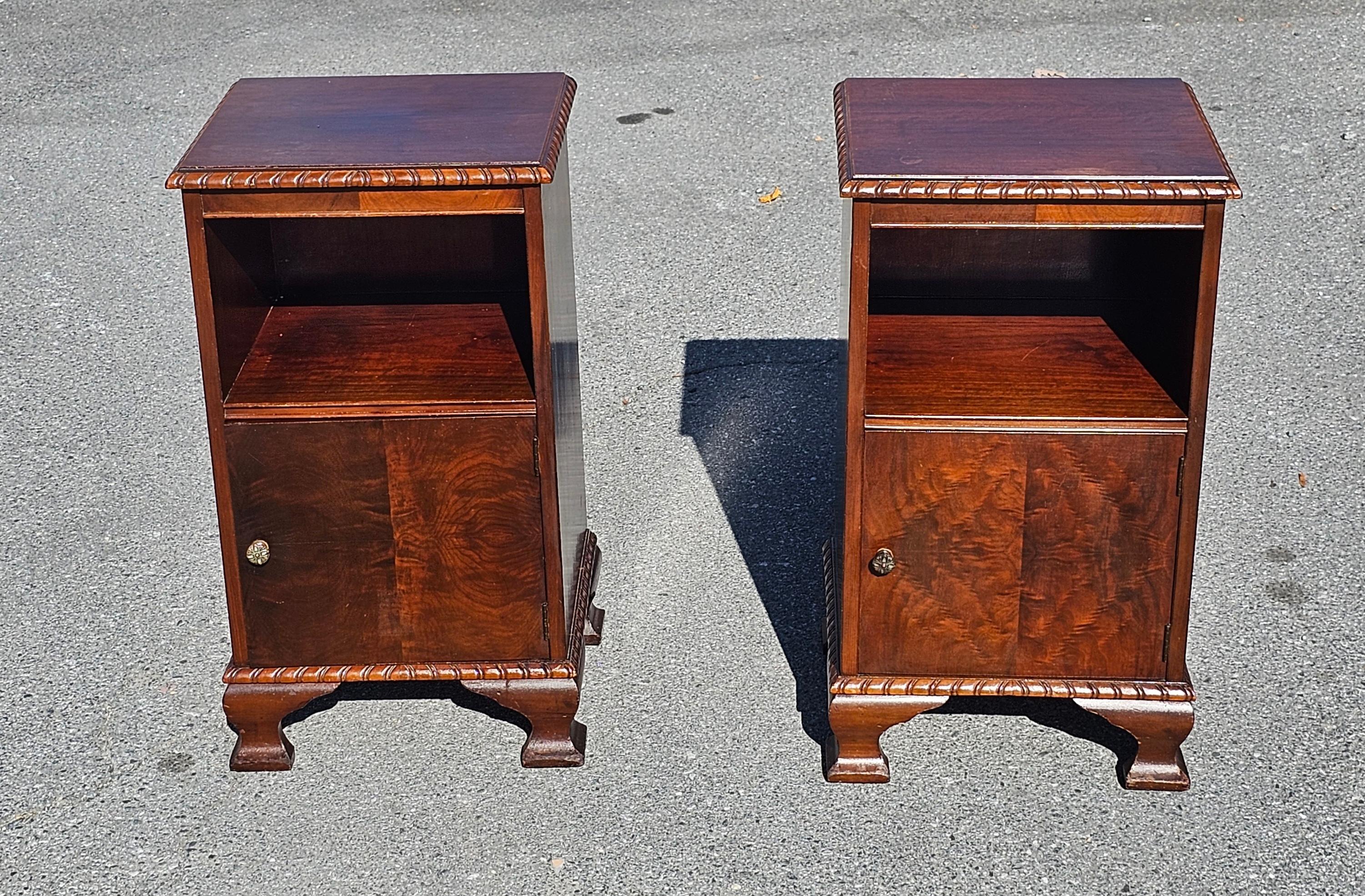 A Pair of Mid Century Walnut Burl Bedside Tables / Cabinets. Measure 16.25