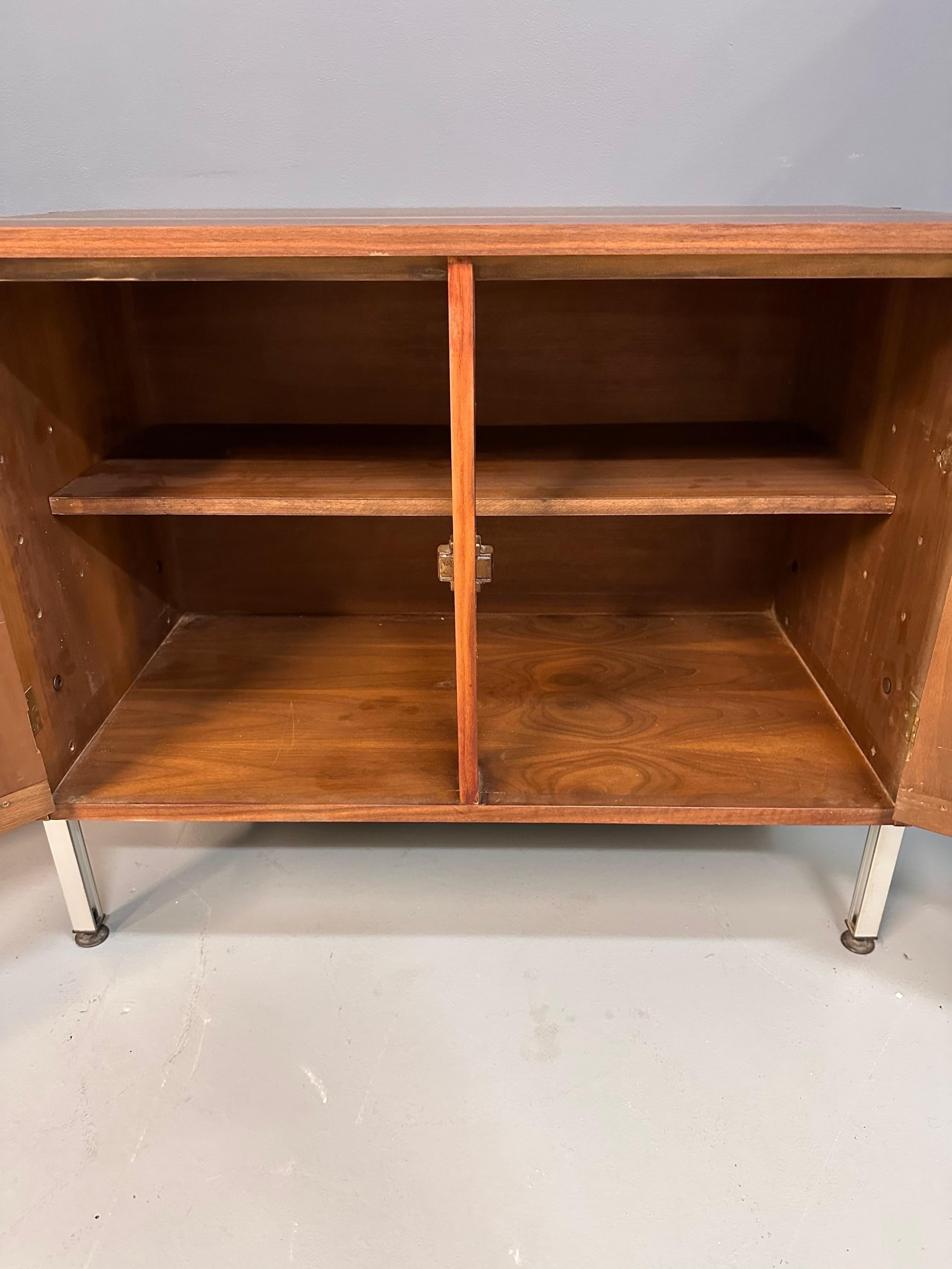 Pair of Midcentury Walnut Cabinets with Exposed Aluminum Legs Style of Wormley For Sale 3
