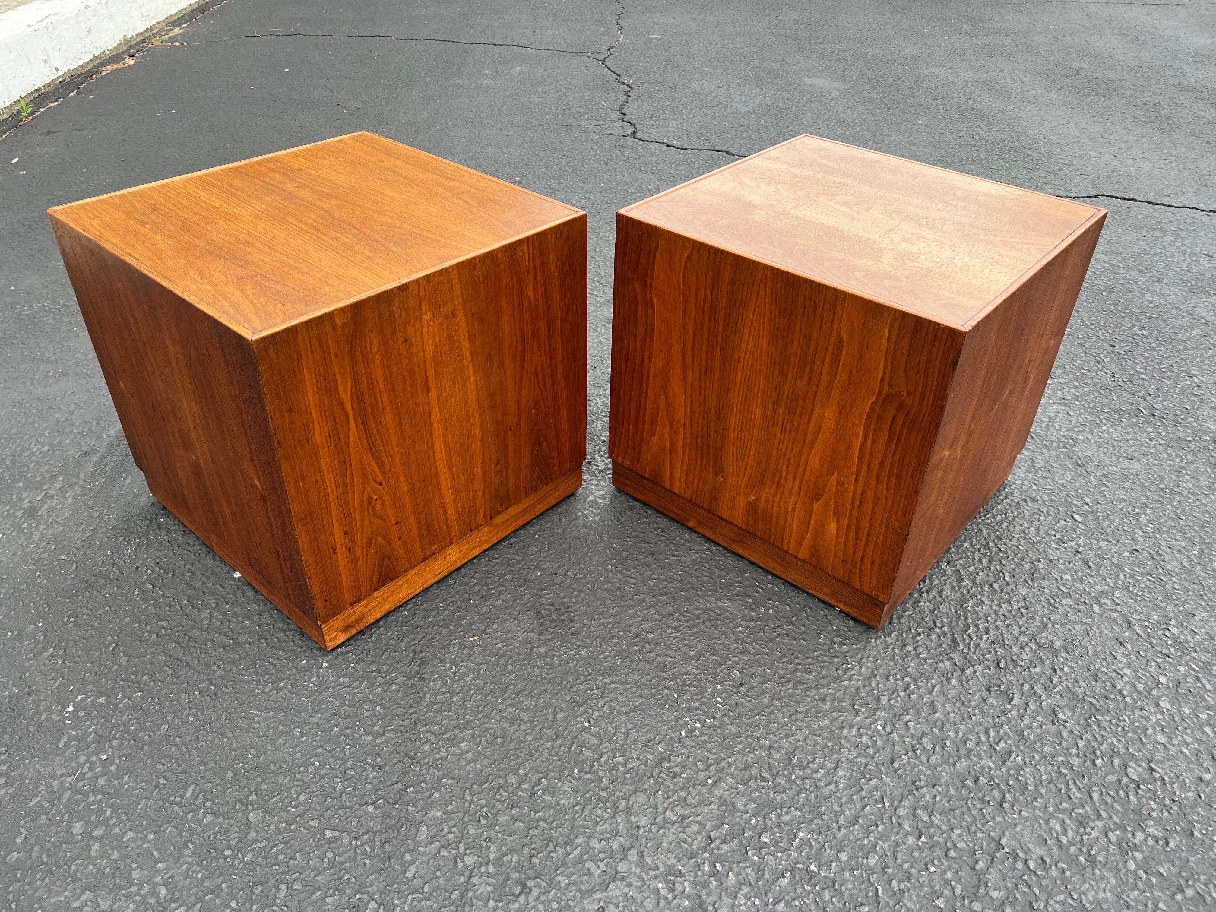 Pair of Mid Century Walnut Cube Tables For Sale 7