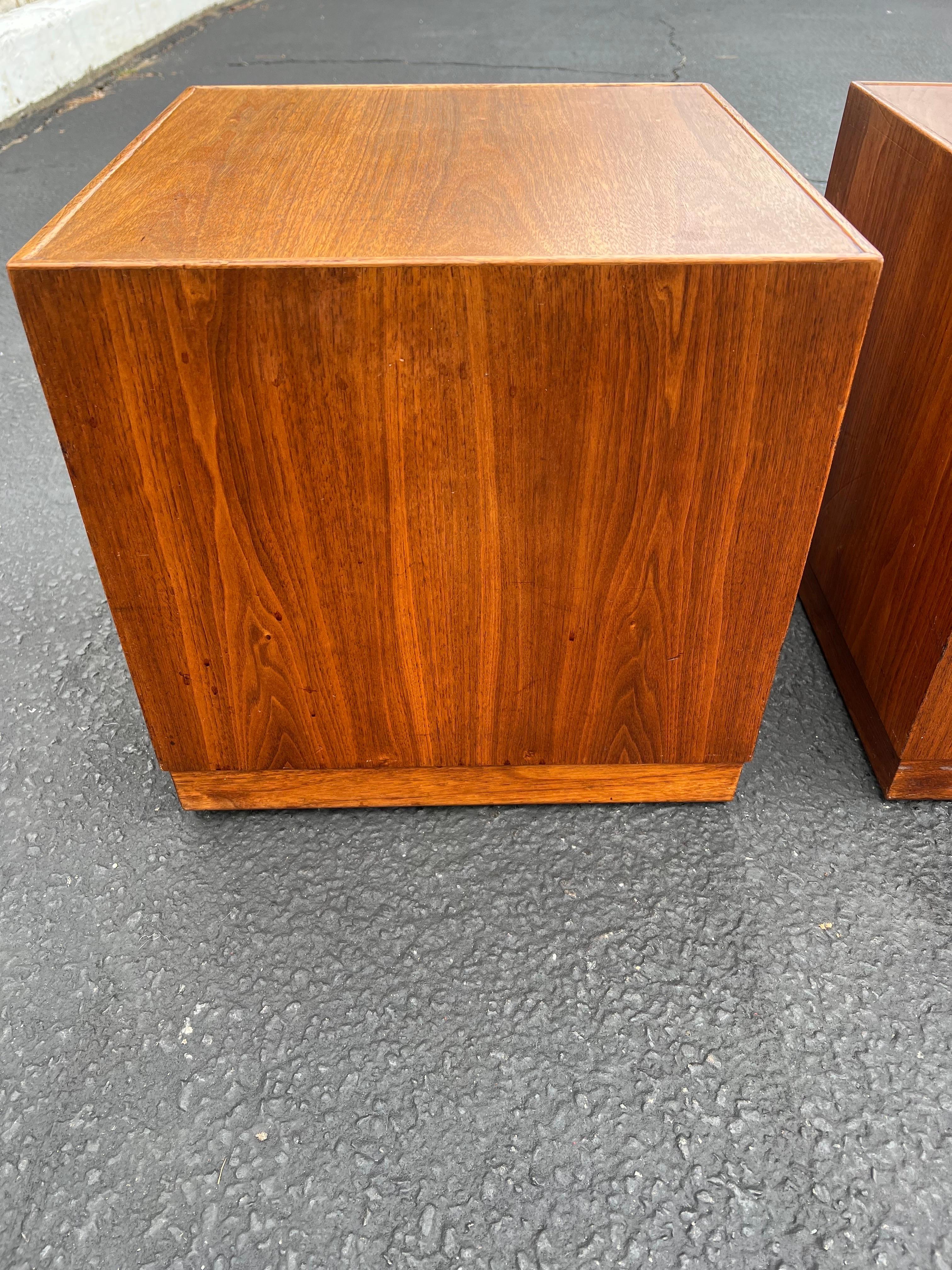Pair of Mid Century Walnut Cube Tables For Sale 1