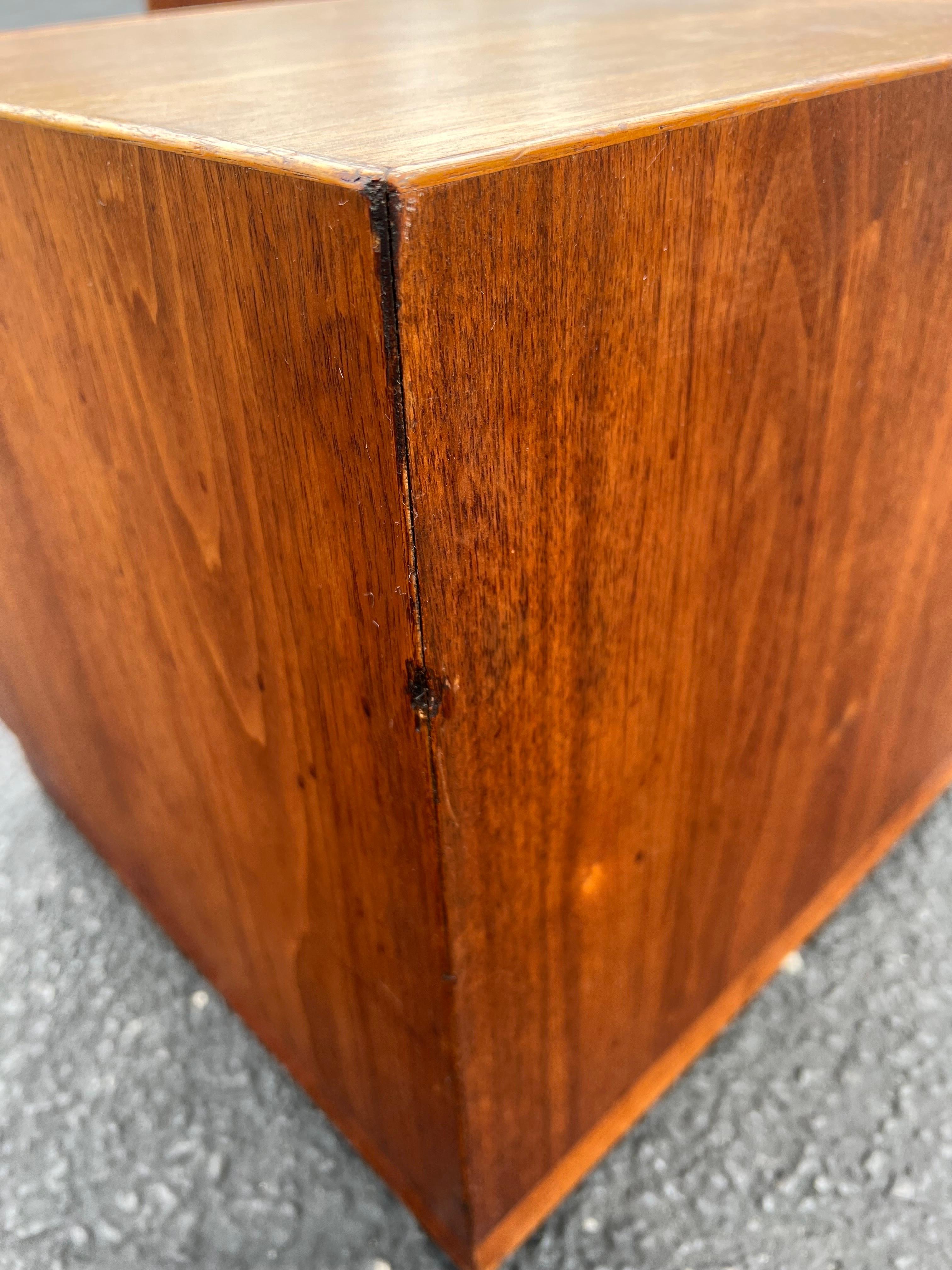 Pair of Mid Century Walnut Cube Tables For Sale 4