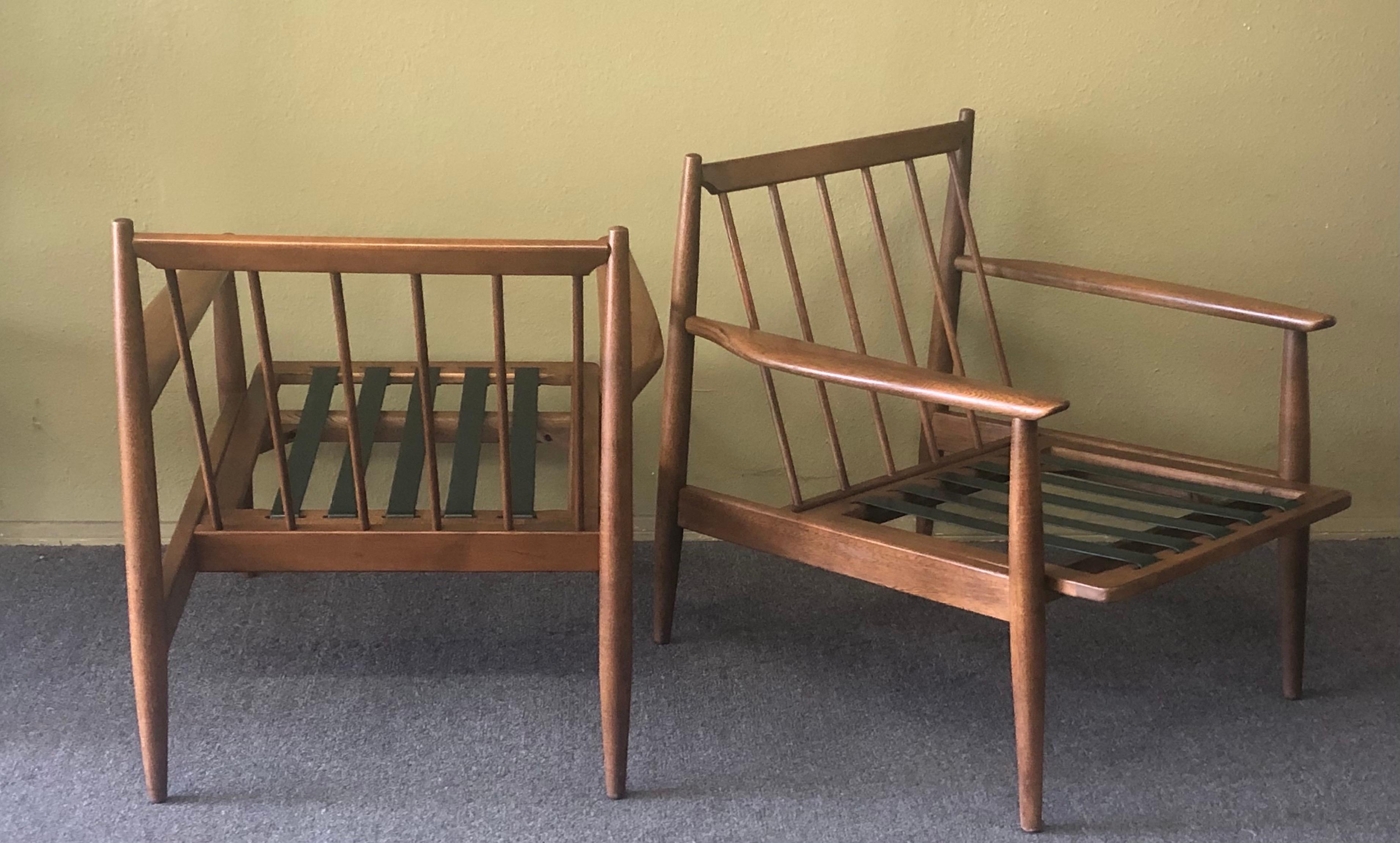 Pair of Midcentury Walnut Lounge Chairs by Viko Baumritter for Baumritter 1