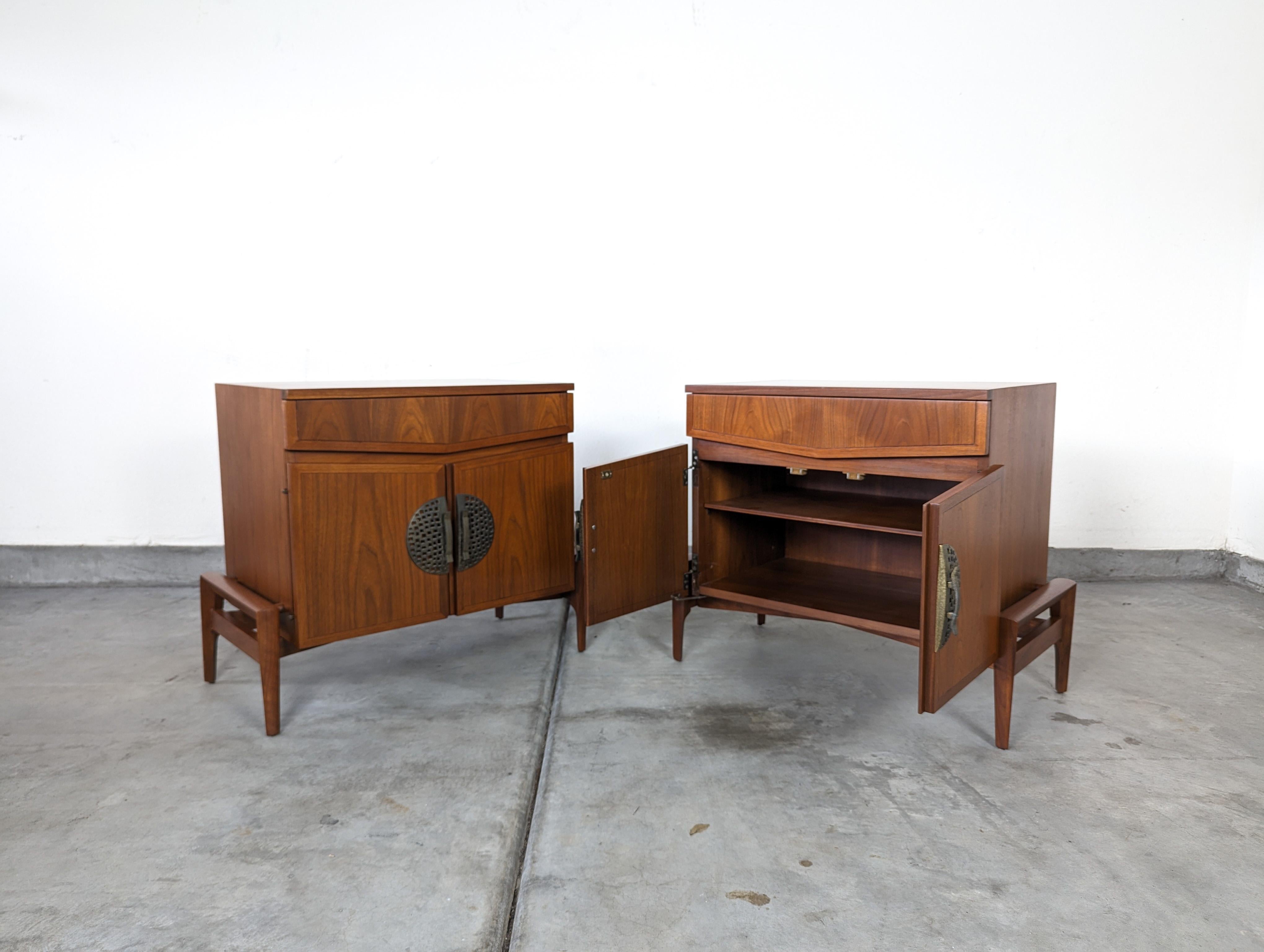 Pair of Mid Century Walnut Nightstands by Helen Hobey For Baker, 1960s In Excellent Condition For Sale In Chino Hills, CA