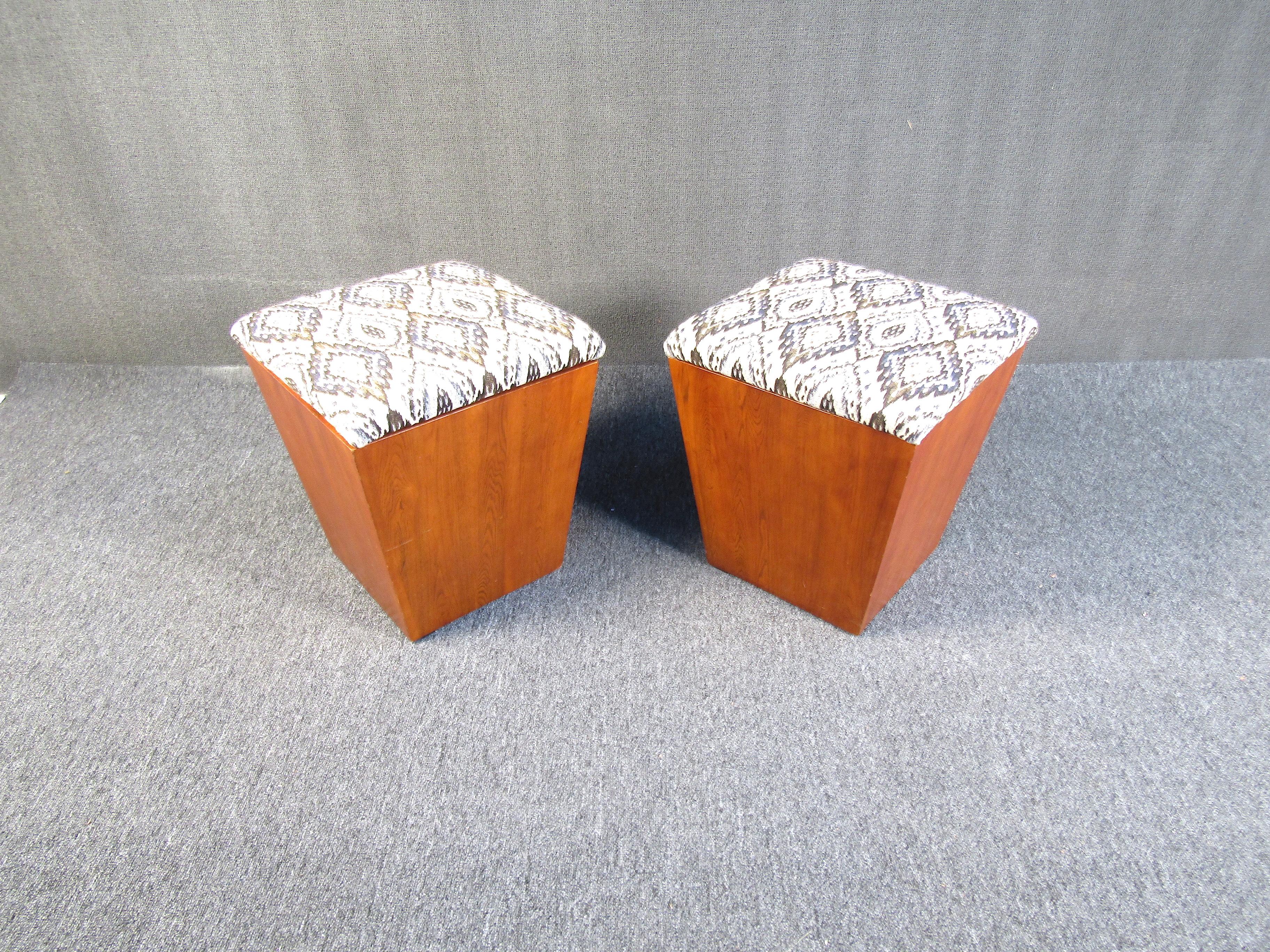 Pair of Midcentury Walnut Storage Ottomans In Good Condition In Brooklyn, NY