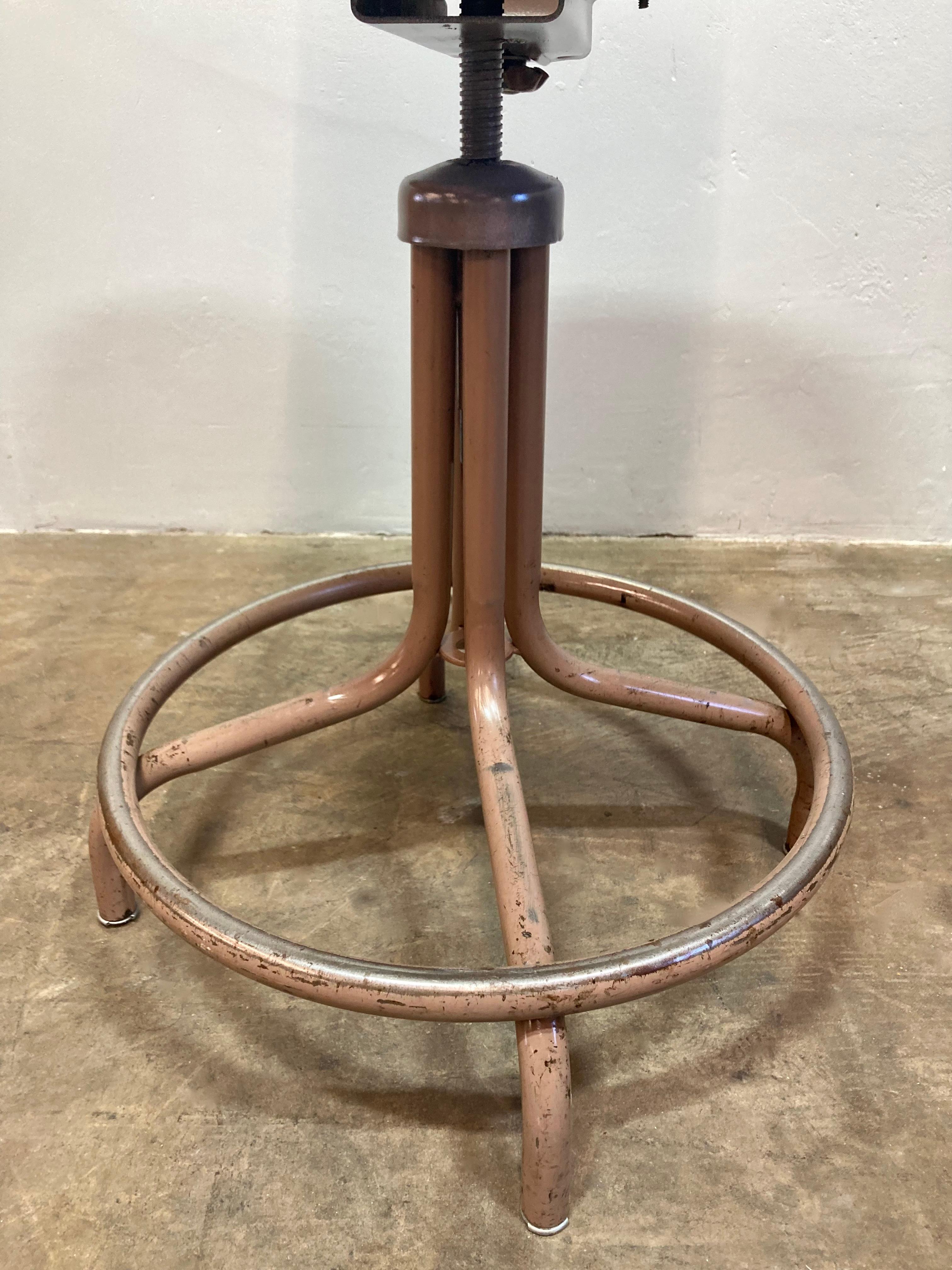 Pareja de taburetes de redacción Welch de mediados de siglo, Pareja de 2 Industrial en venta