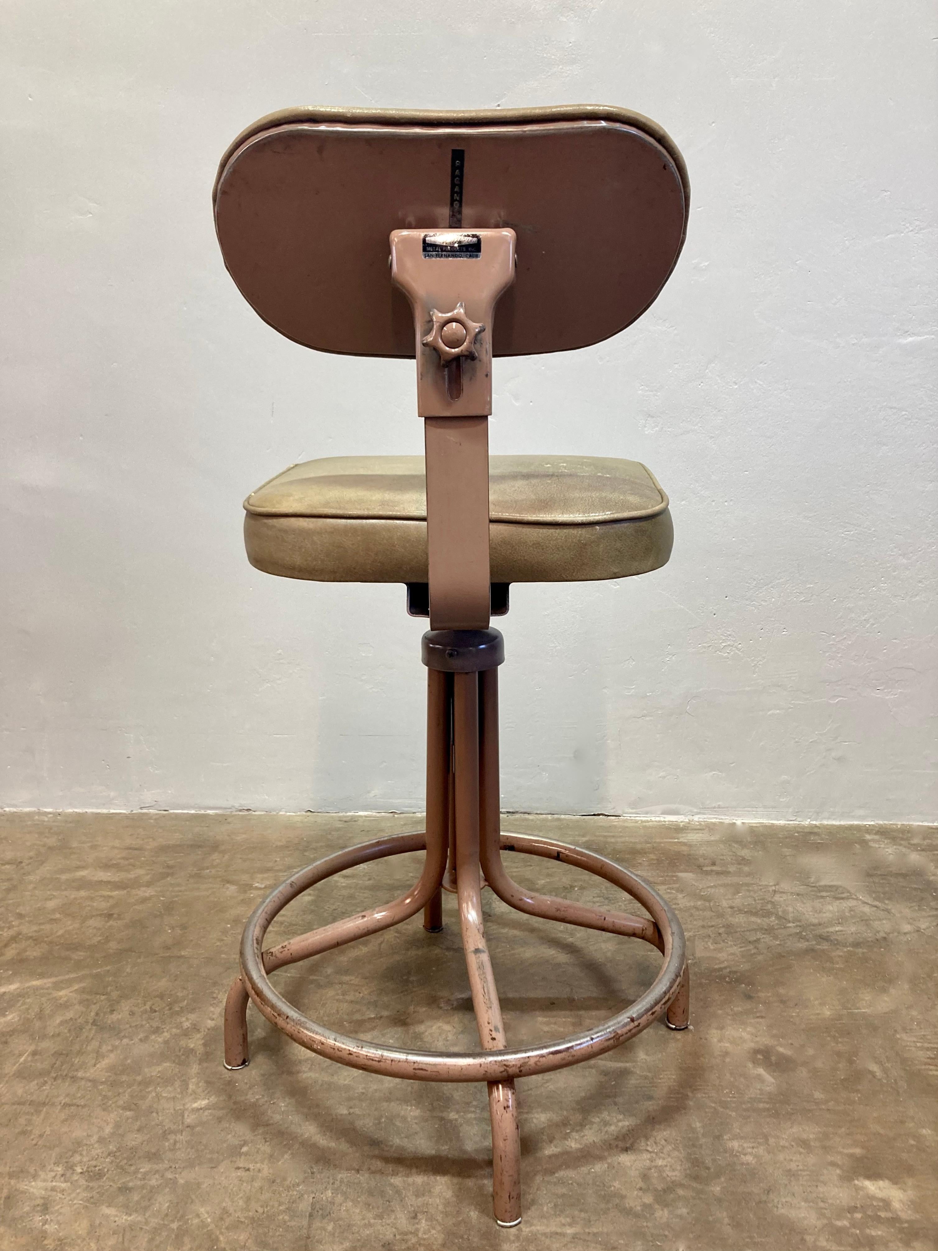 Pareja de taburetes de redacción Welch de mediados de siglo, Pareja de 2 en Bueno estado para la venta en Alhambra, CA