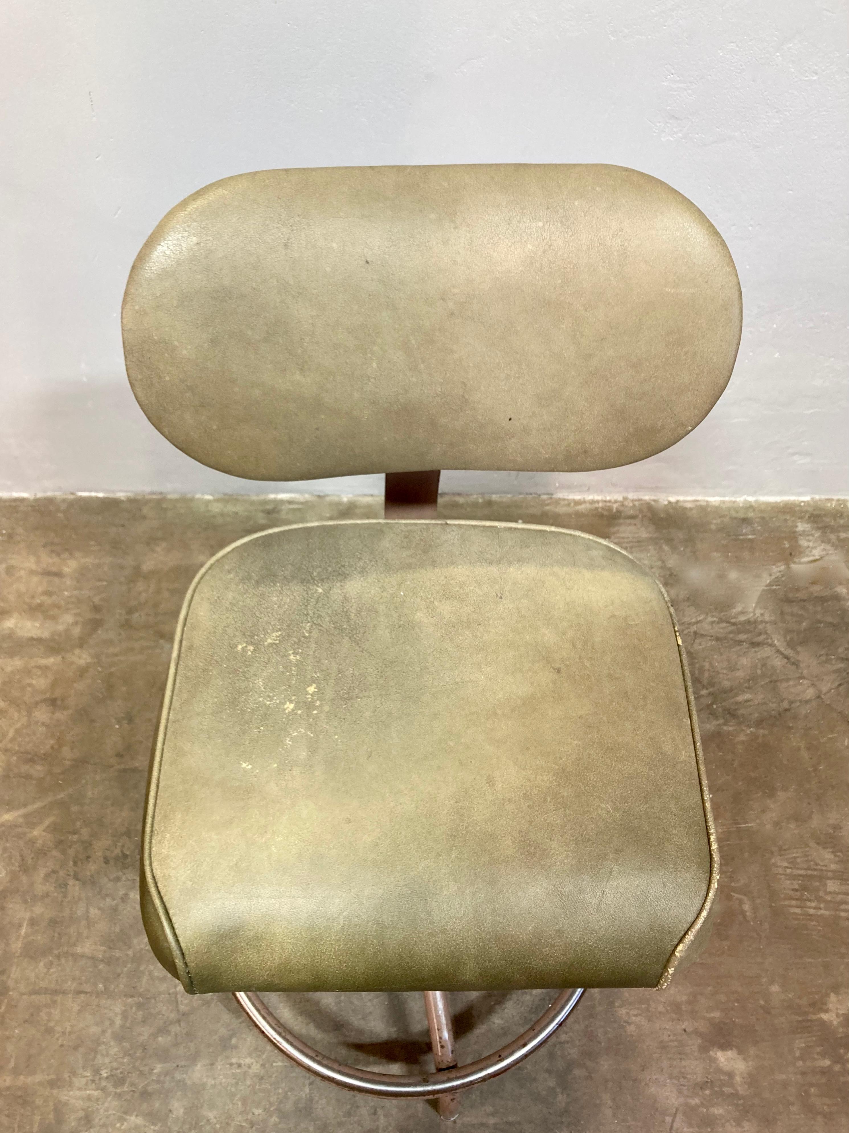 Pareja de taburetes de redacción Welch de mediados de siglo, Pareja de 2 Acero en venta