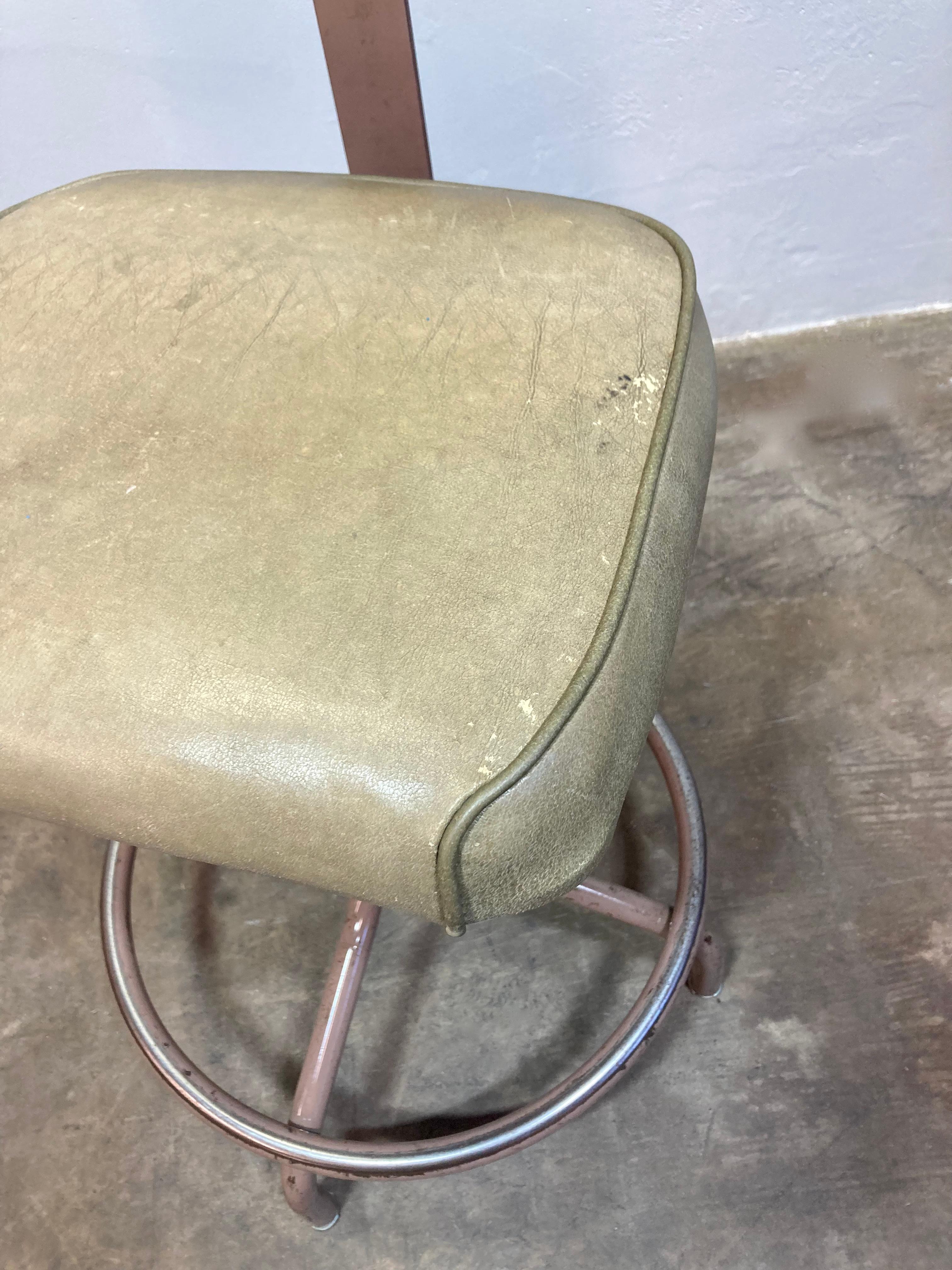 Pareja de taburetes de redacción Welch de mediados de siglo, Pareja de 2 en venta 2