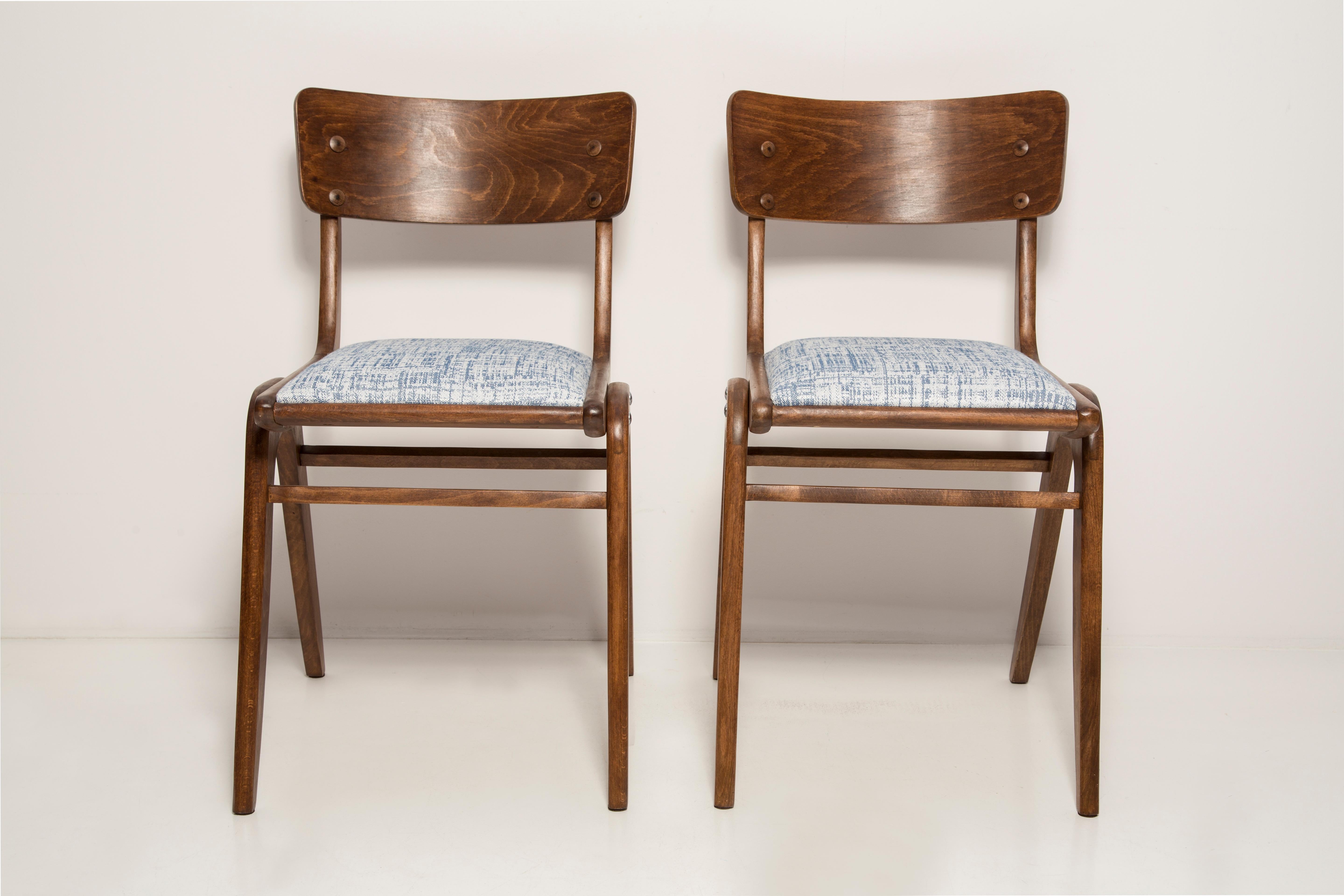 Textile Pair of Midcentury White Blue Linen Boomerang Chairs, Dark Wood, Poland, 1960s For Sale