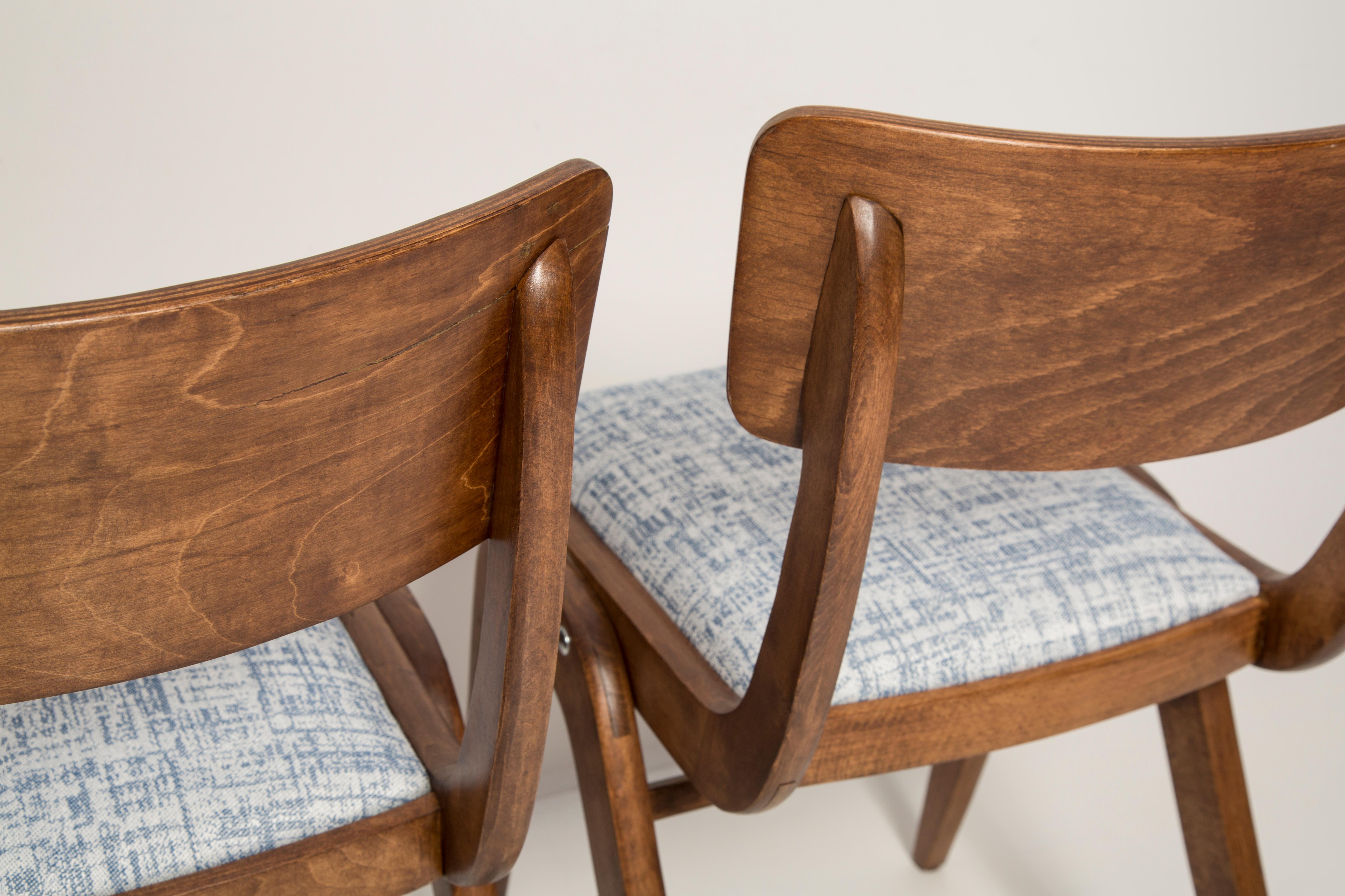 Pair of Midcentury White Blue Linen Boomerang Chairs, Dark Wood, Poland, 1960s For Sale 3