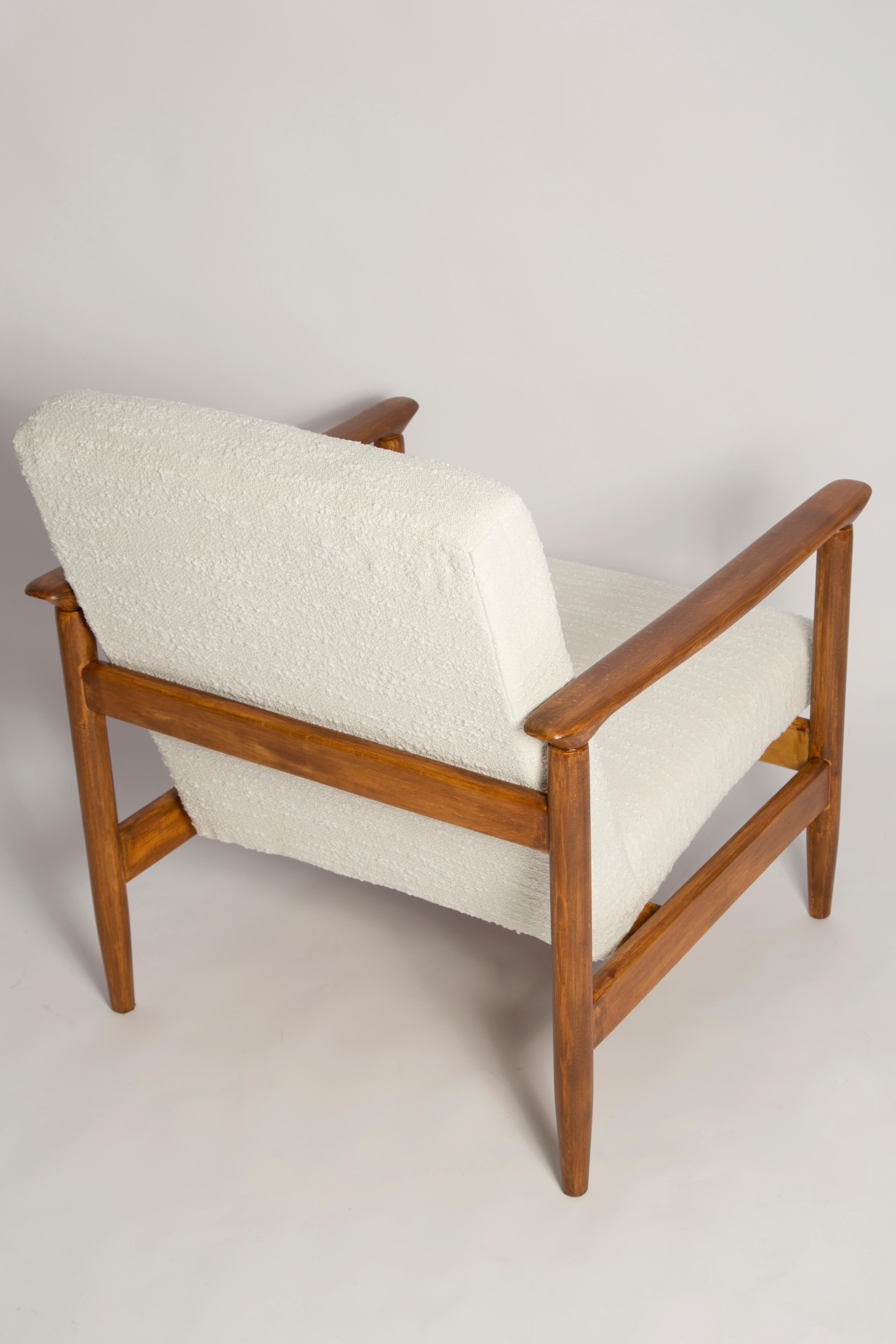 Pair of Mid Century White Boucle Armchairs and Table, Edmund Homa, Europe, 1960s For Sale 7
