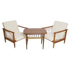 Paire de fauteuils et table en bouclette blanche du milieu du siècle dernier, Edmund Homa, Europe, années 1960