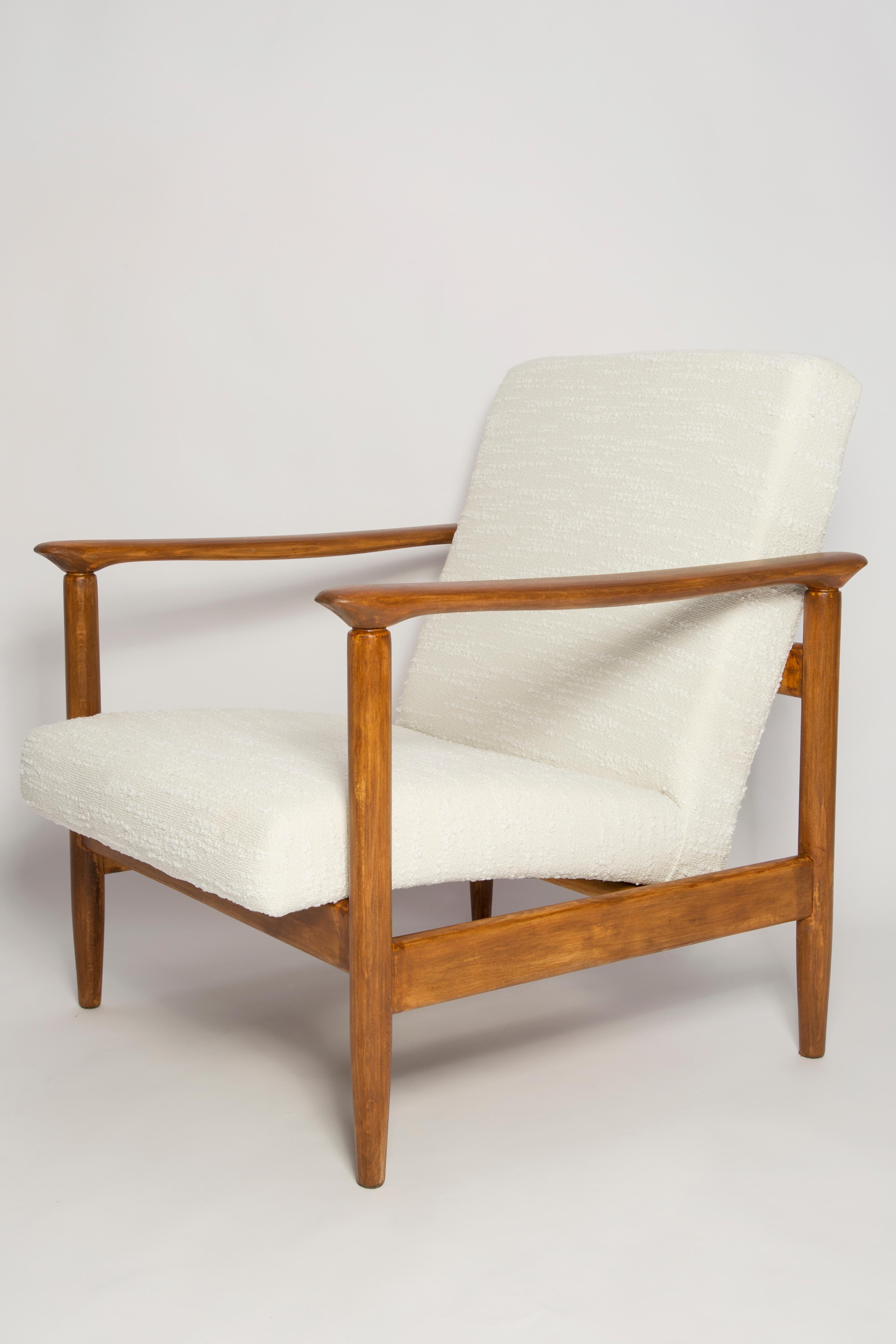 Pair of Mid Century White Boucle Armchairs, GFM 142, Edmund Homa, Europe, 1960s For Sale 6