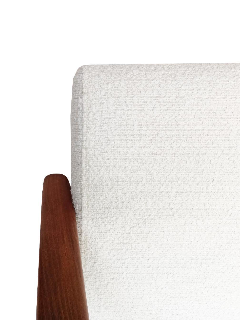 Mid-Century moderno Coppia di poltrone in bouclé bianco di metà secolo, GFM 142, Edmund Homa, Europa, anni '60 in vendita