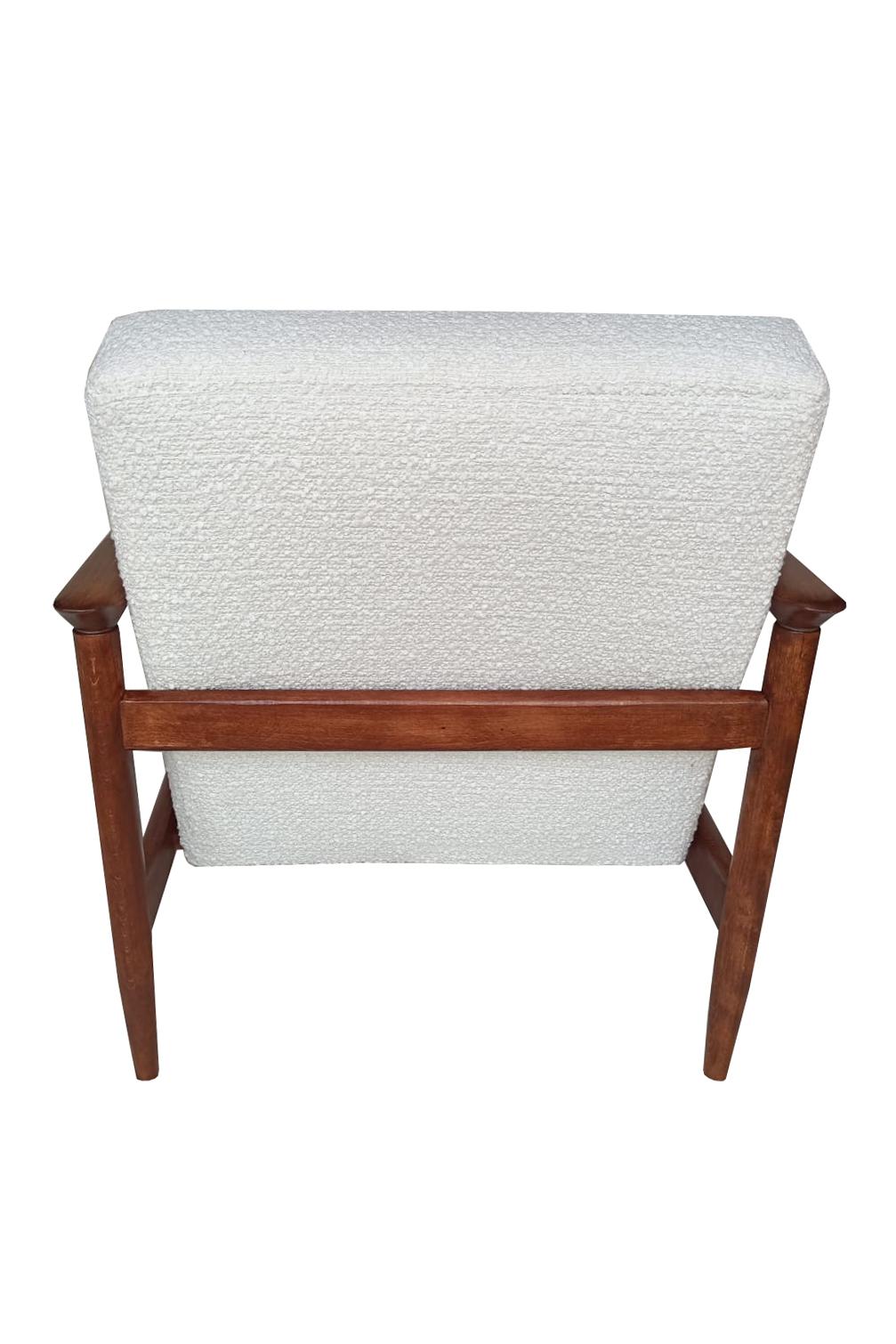 Pair of Mid Century White Boucle Armchairs, GFM 142, Edmund Homa, Europe, 1960s In Excellent Condition For Sale In 05-080 Hornowek, PL