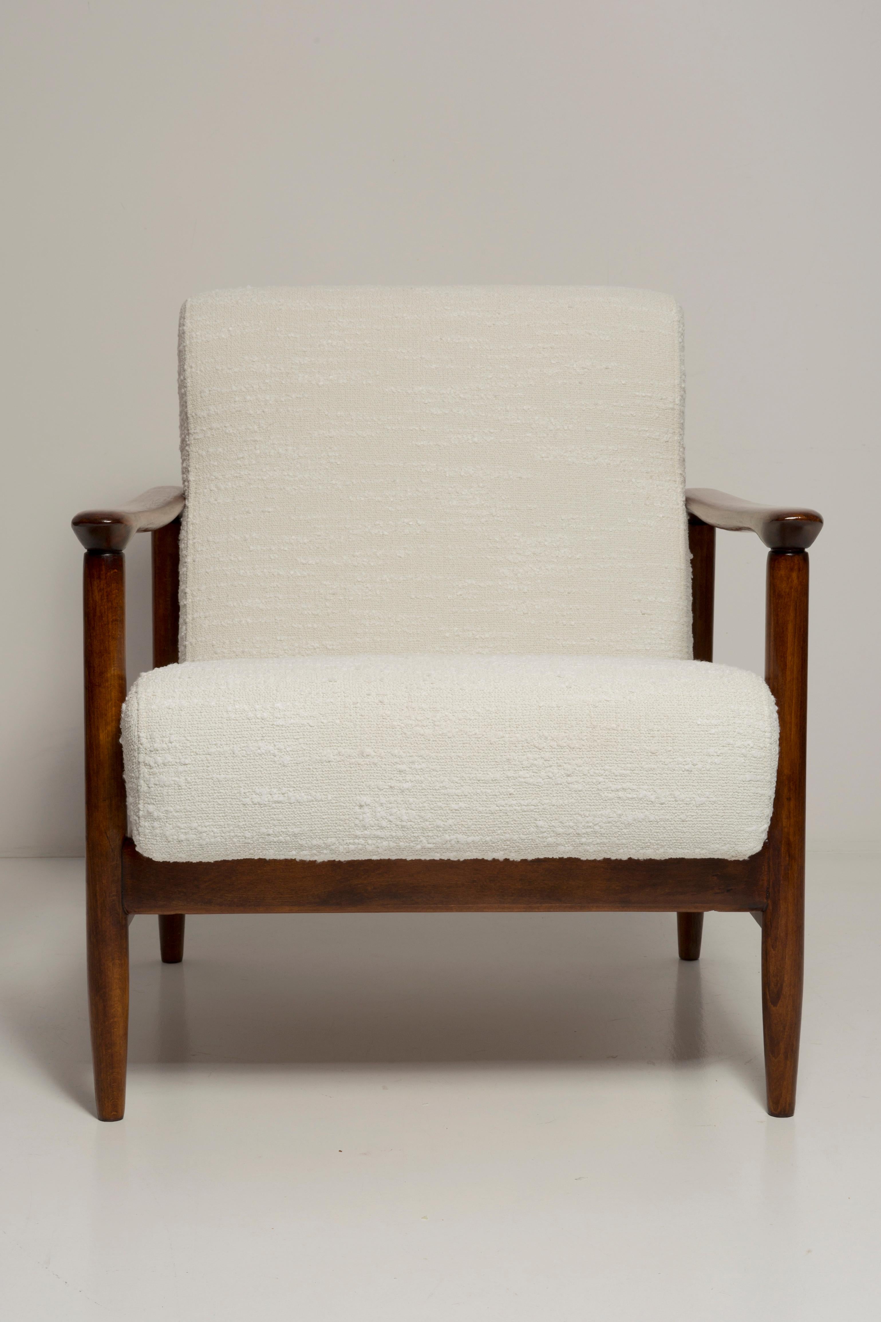 Fabric Pair of Mid Century White Boucle Armchairs, GFM 142, Edmund Homa, Europe, 1960s For Sale