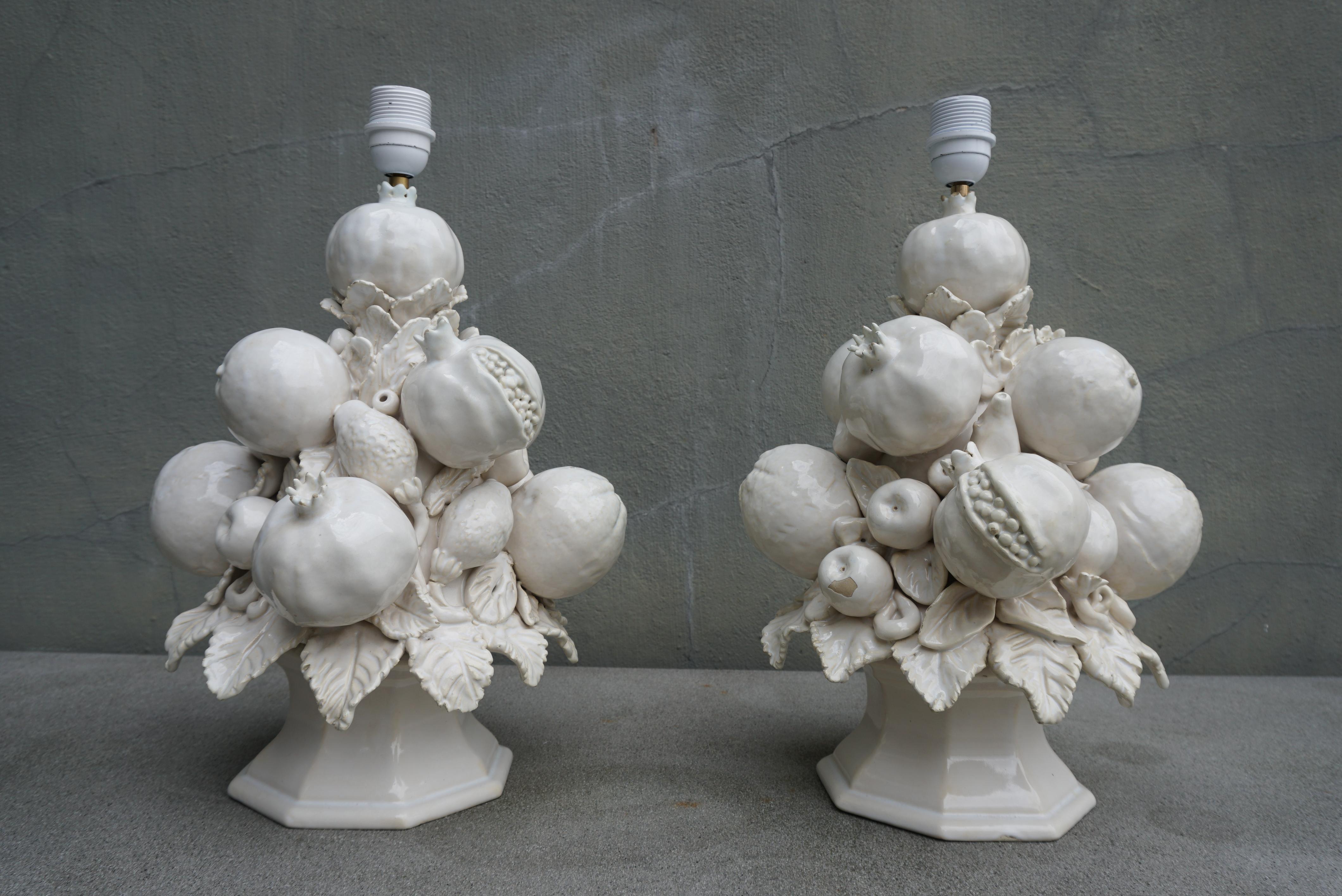 Italian Pair of Mid-century White Ceramic Table Lamps with Fruit and Leaves  For Sale