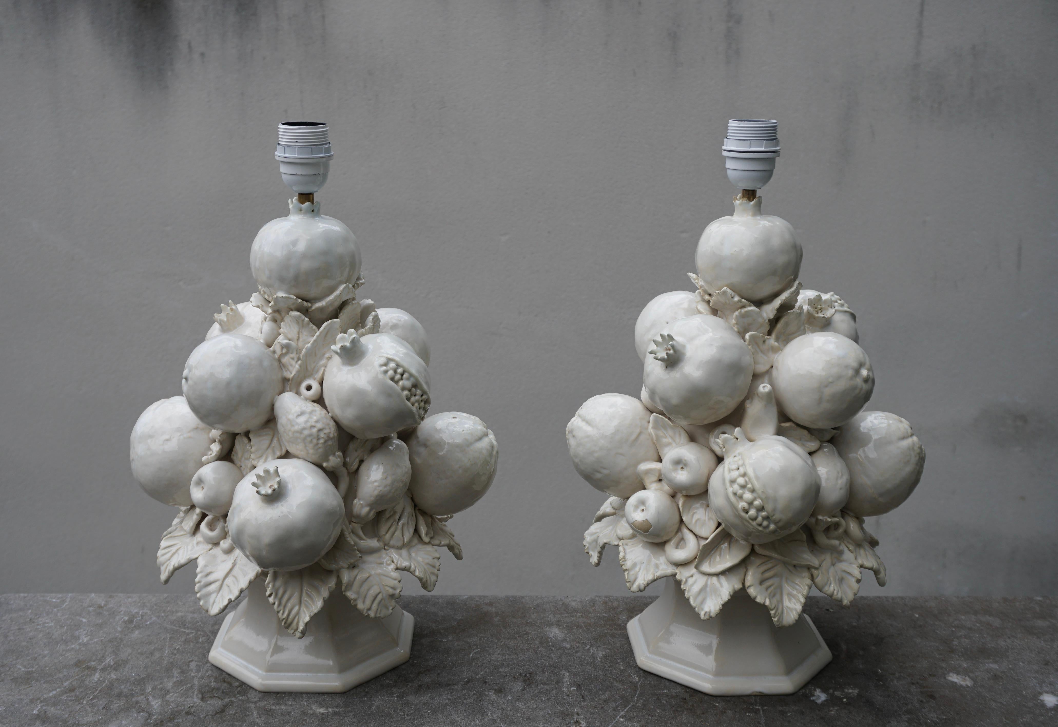 20th Century Pair of Mid-century White Ceramic Table Lamps with Fruit and Leaves  For Sale