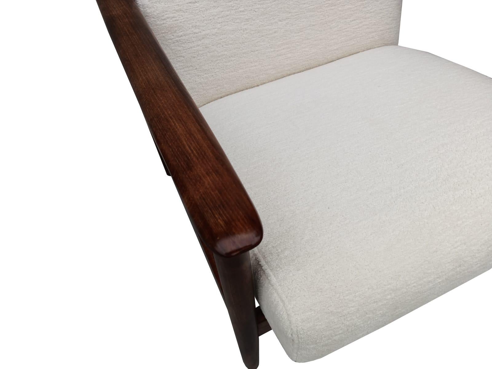 20th Century Pair of Mid-Century White Chenille Armchairs, GFM 142 Edmund Homa, Europe, 1960s For Sale
