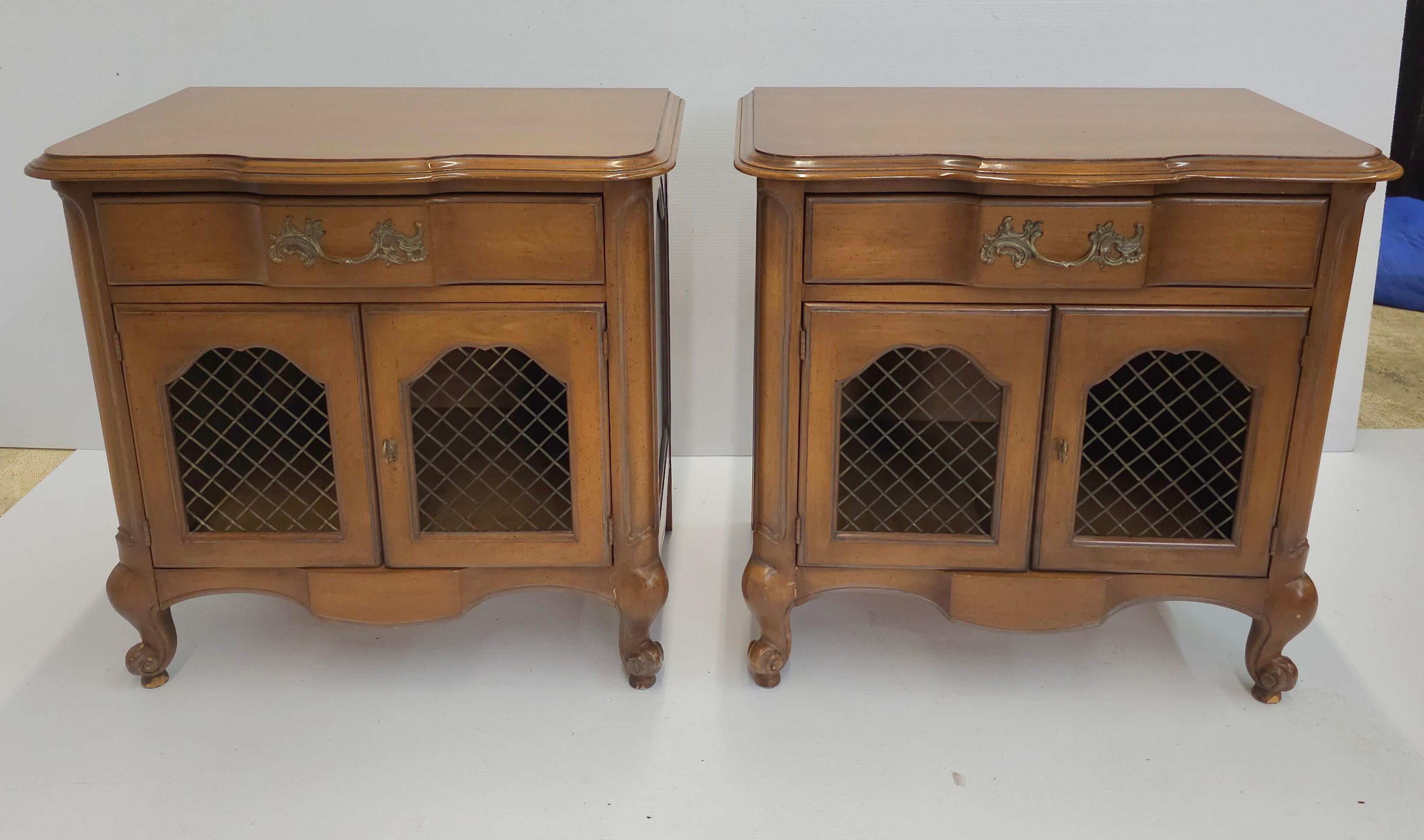Maple Pair of Mid-Century White Furniture Co. Provincial Walnut  Bedside Tables For Sale