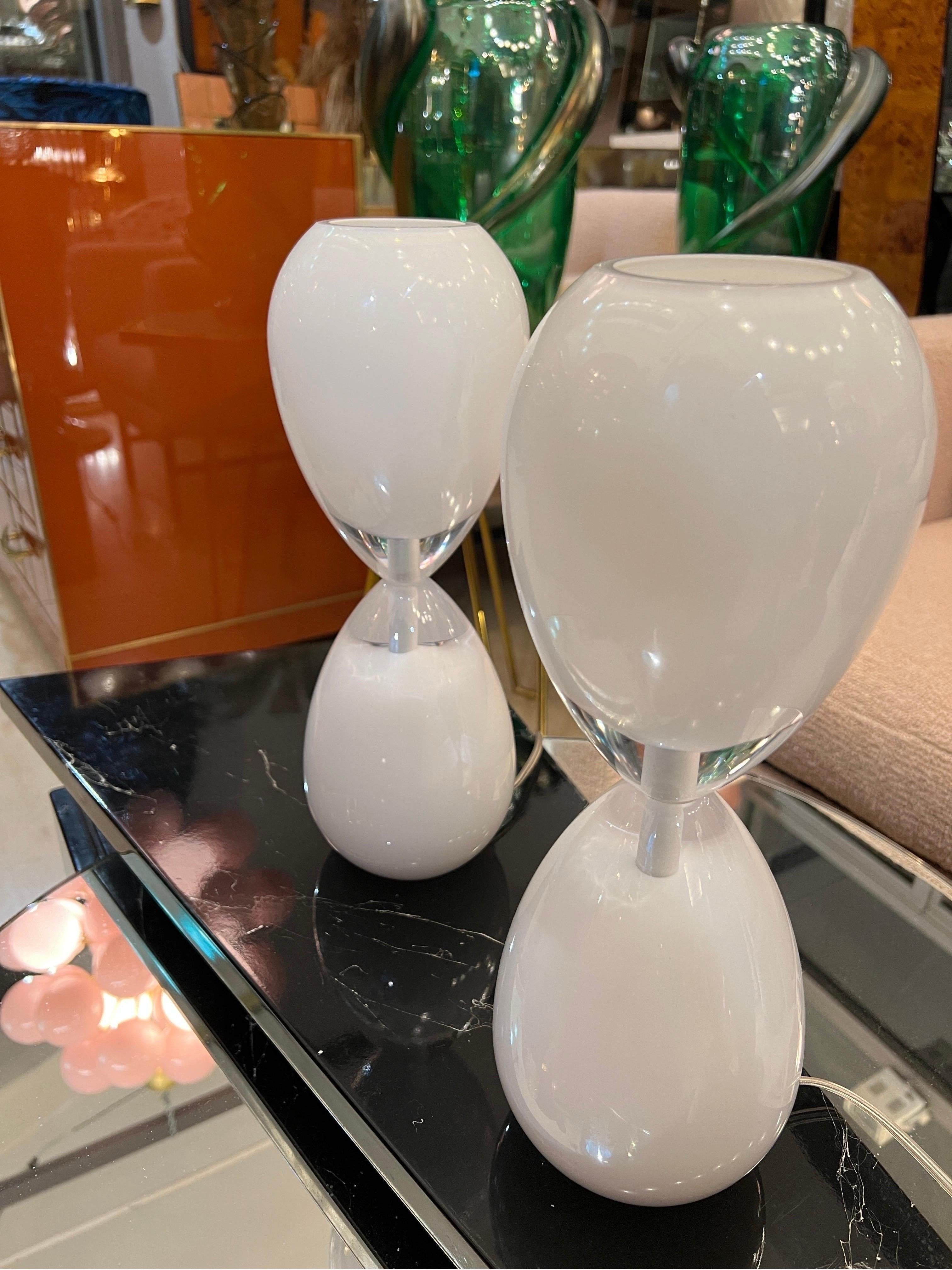Pair of Mid- Century White Murano Glass Hourglass Table Lamps, 1950s For Sale 5