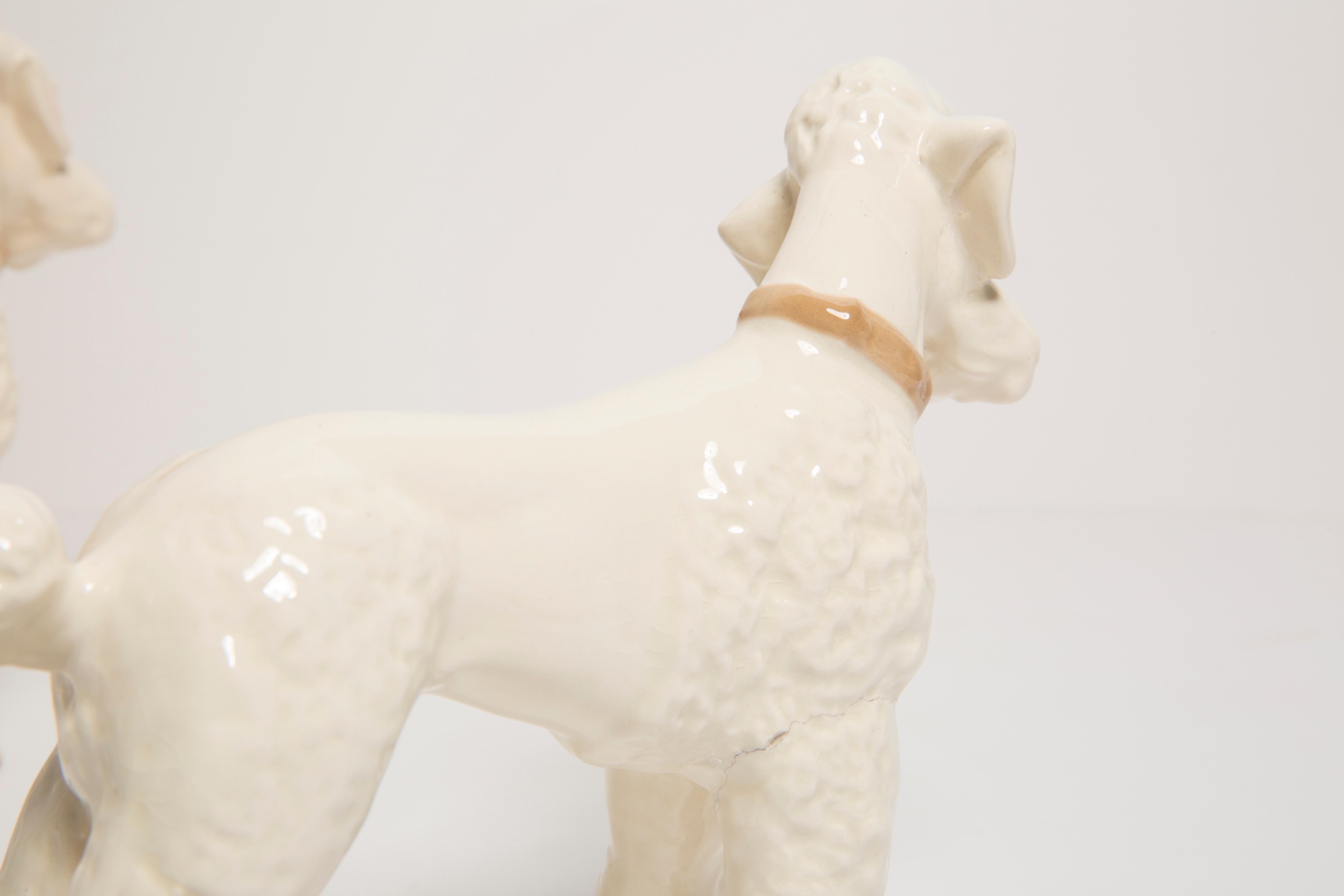 Pair of Mid Century White Poodle Dogs Sculptures, Italy, 1960s In Good Condition For Sale In 05-080 Hornowek, PL