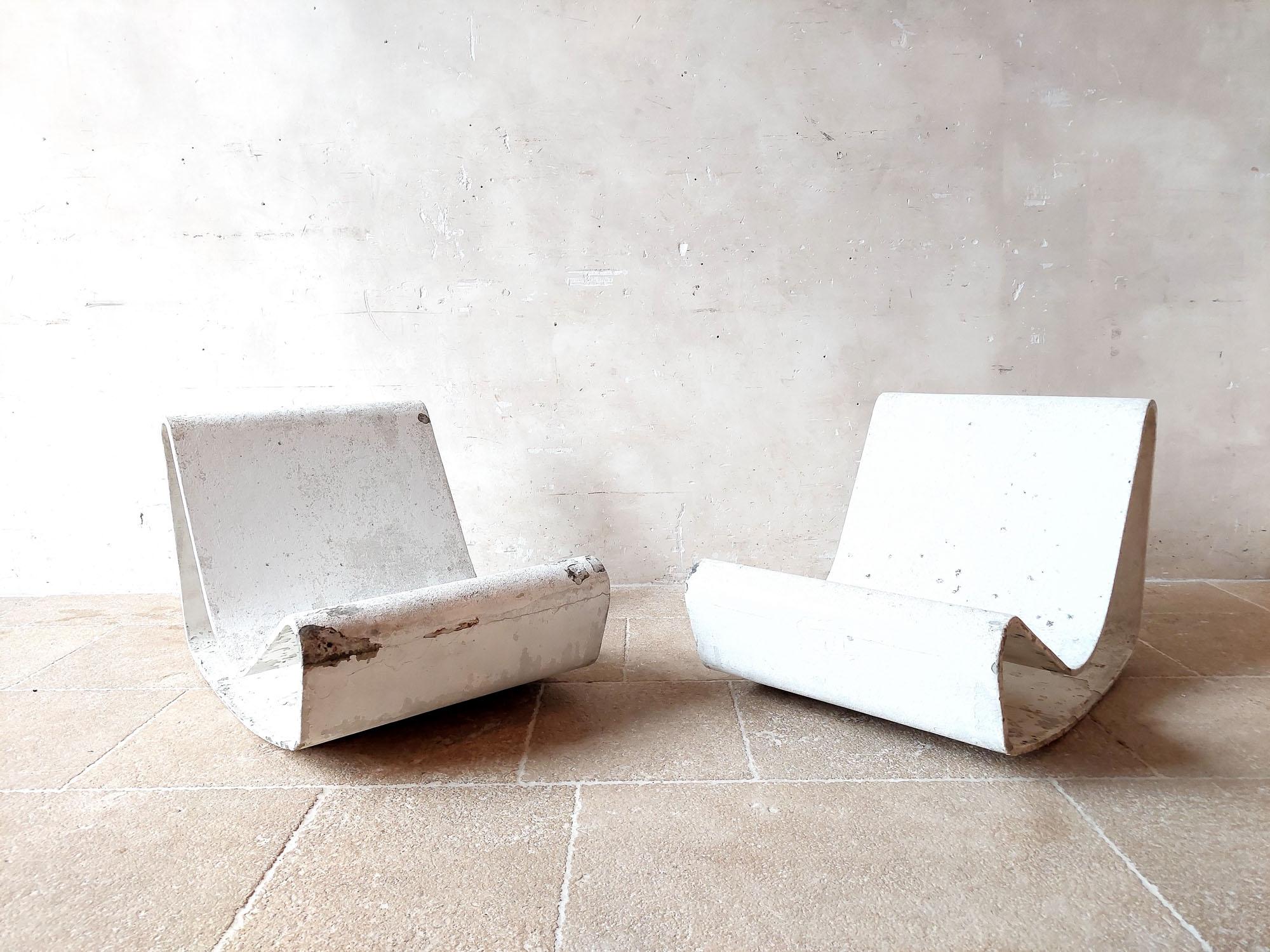 Ein Paar Sessel von Willy Guhl aus der Mitte des Jahrhunderts für Eternit. Diese 