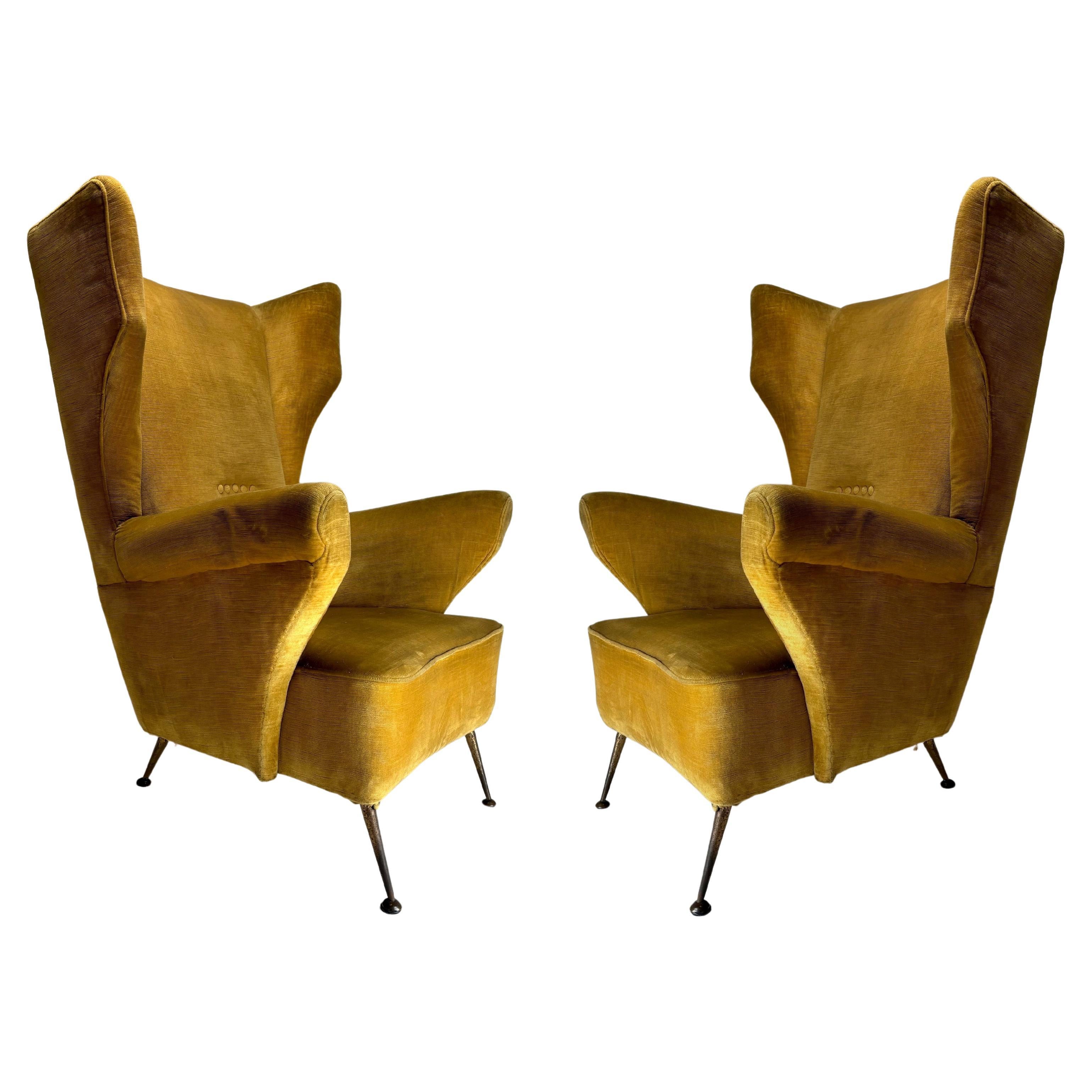 Pair of Mid-Century Wingback Armchairs in the Style of Gio Ponti (Customizable) For Sale