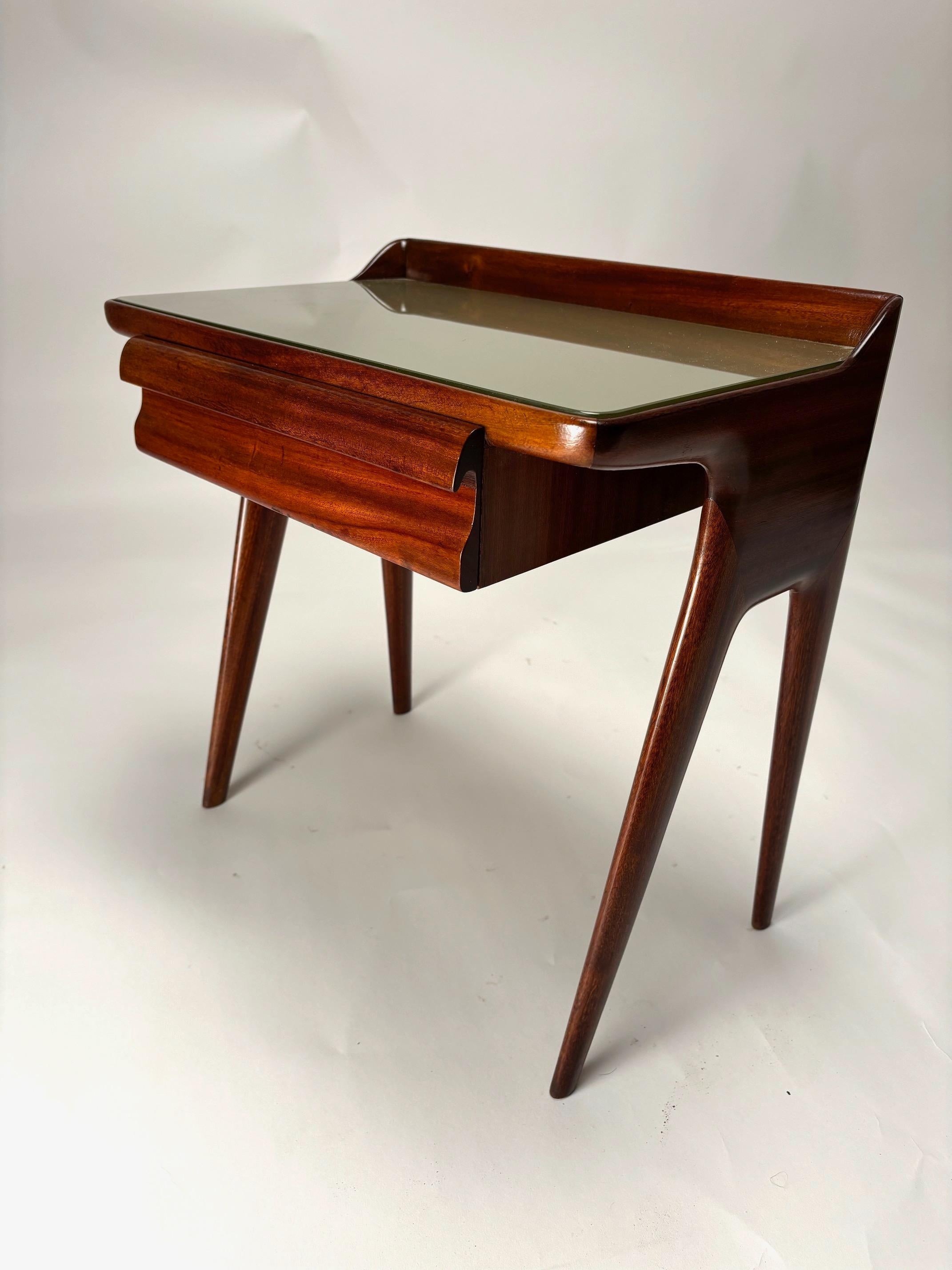 Pair of Mid-Century wooden bedside tables by Vittorio Dassi, Italy, 1950s For Sale 4