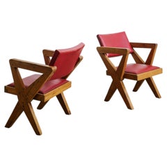 Pareja de sillones en X Pierre Jeanneret de madera de teca y cuero de mediados de siglo, años 50