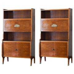 Paar hölzerne Sideboards aus der Mitte des Jahrhunderts mit Messingdetails und Dekorationen