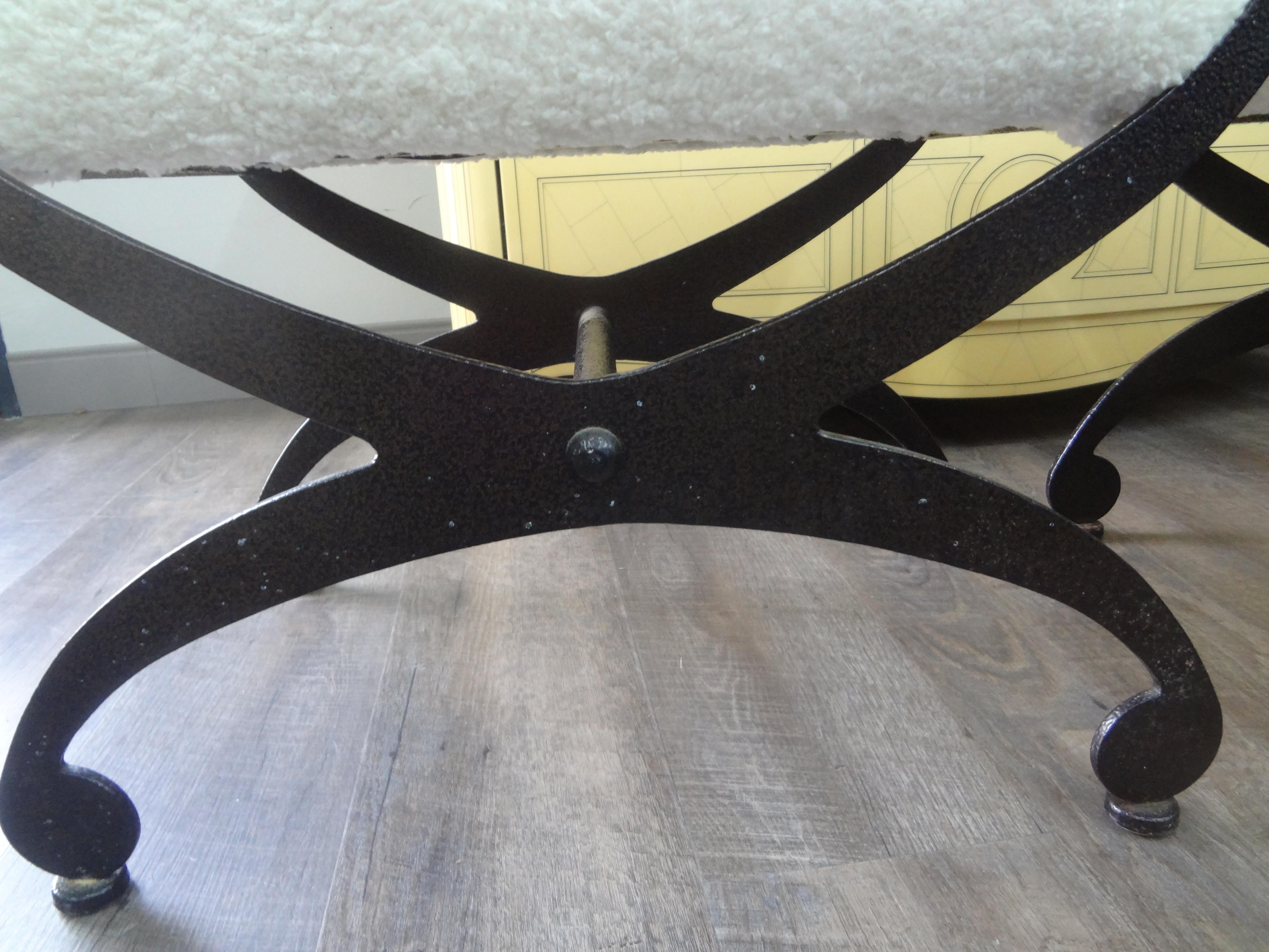 Pair of Mid-century Wrought Iron Curule Benches In Good Condition In Houston, TX