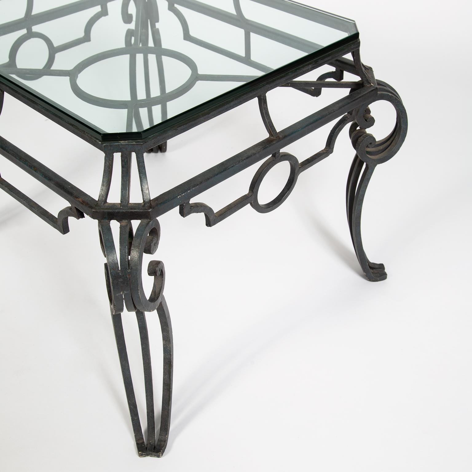 Mid-Century Modern Pair of Midcentury Wrought Iron Side Tables For Sale