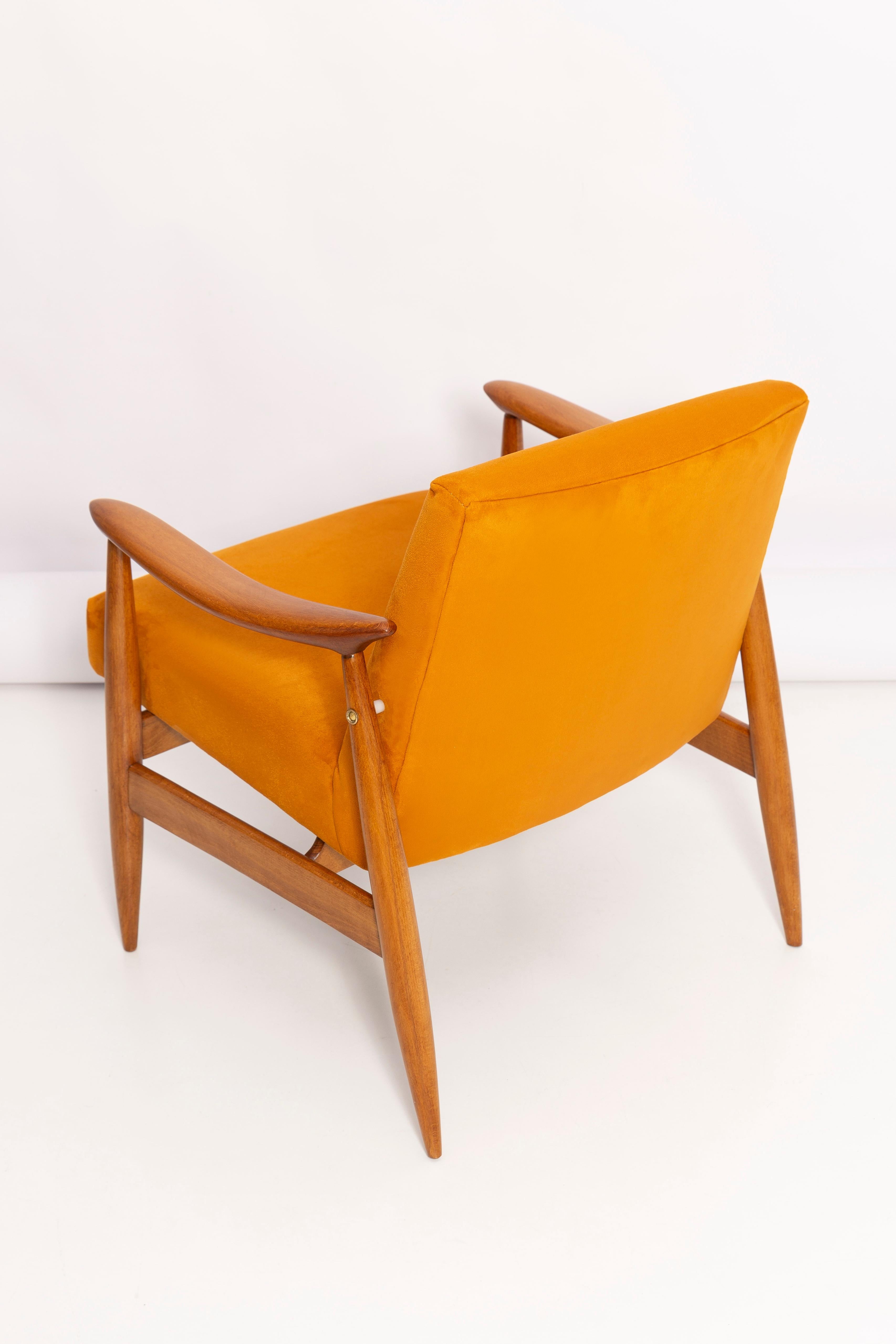 Pair of Mid Century Yellow Armchairs, Designed by J. Kedziorek, Poland, 1960s For Sale 4