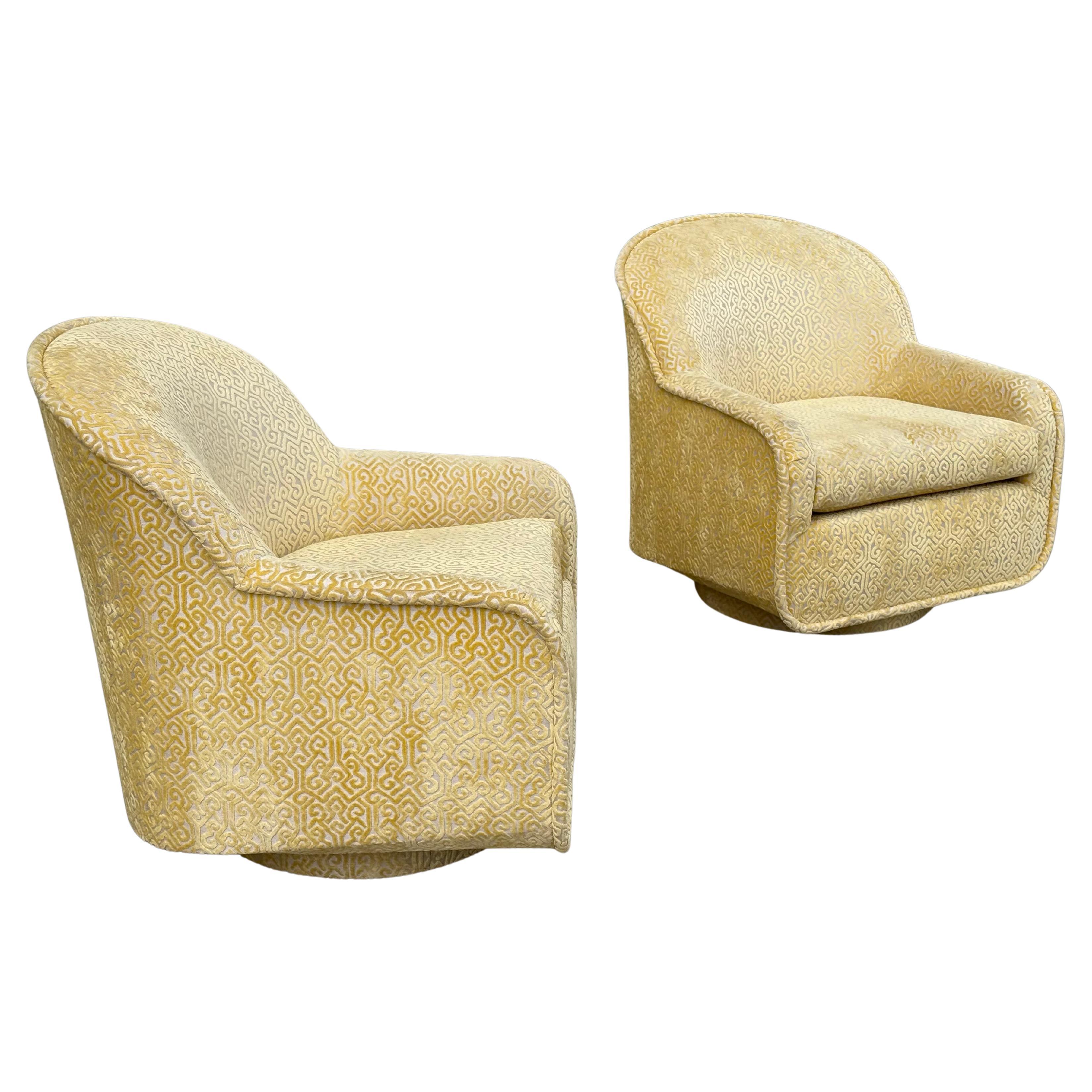 Pair of Mid-Century Yellow Crushed Swivel Chairs - Circa 1960s In Excellent Condition In Los Angeles, CA