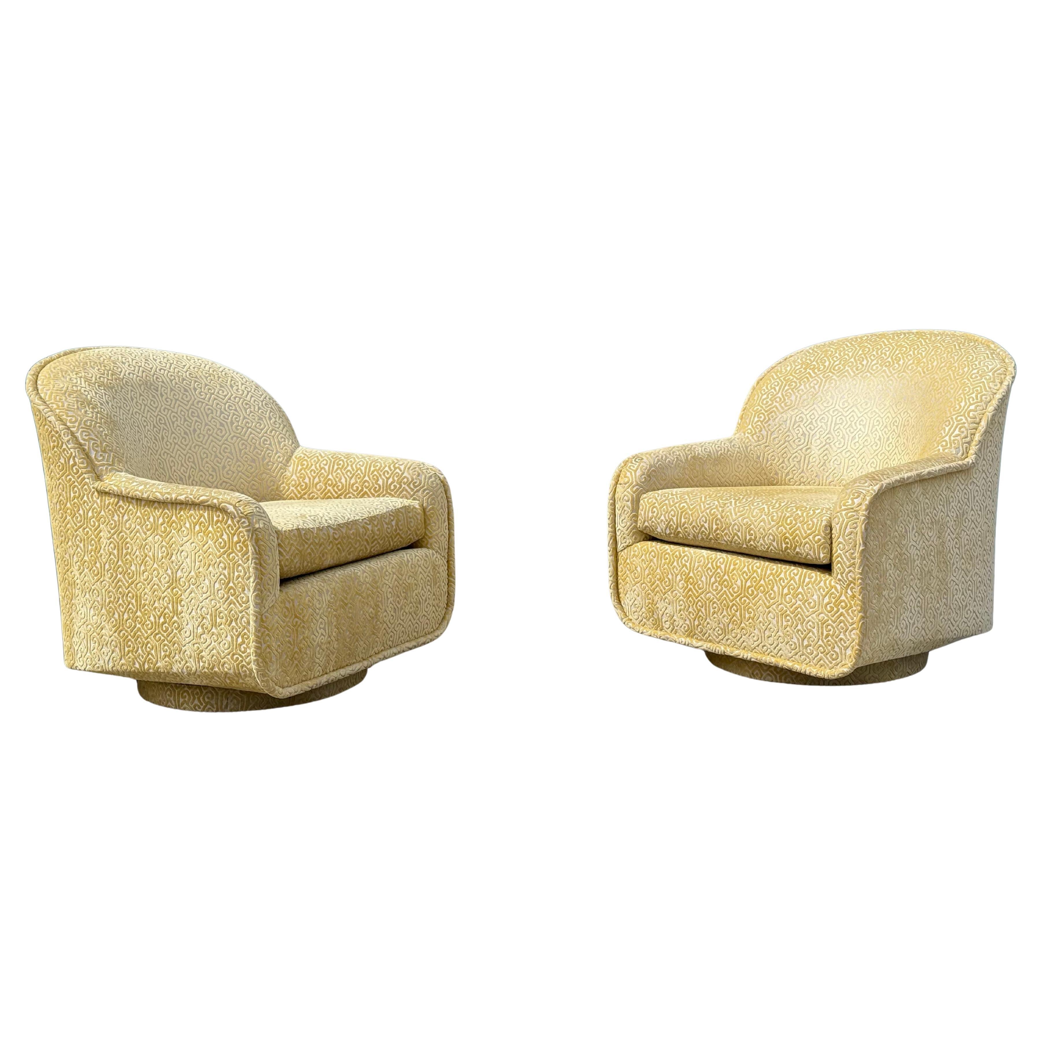 Pair of vintage 1960s classic swivel chairs. Gorgeous yellow fabric.

Chairs are in extremely good vintage condition. See photos.

Price is for the pair.

DIMENSIONS
33 inches deep
30 inches wide
33 inches tall



We're currently pairing these