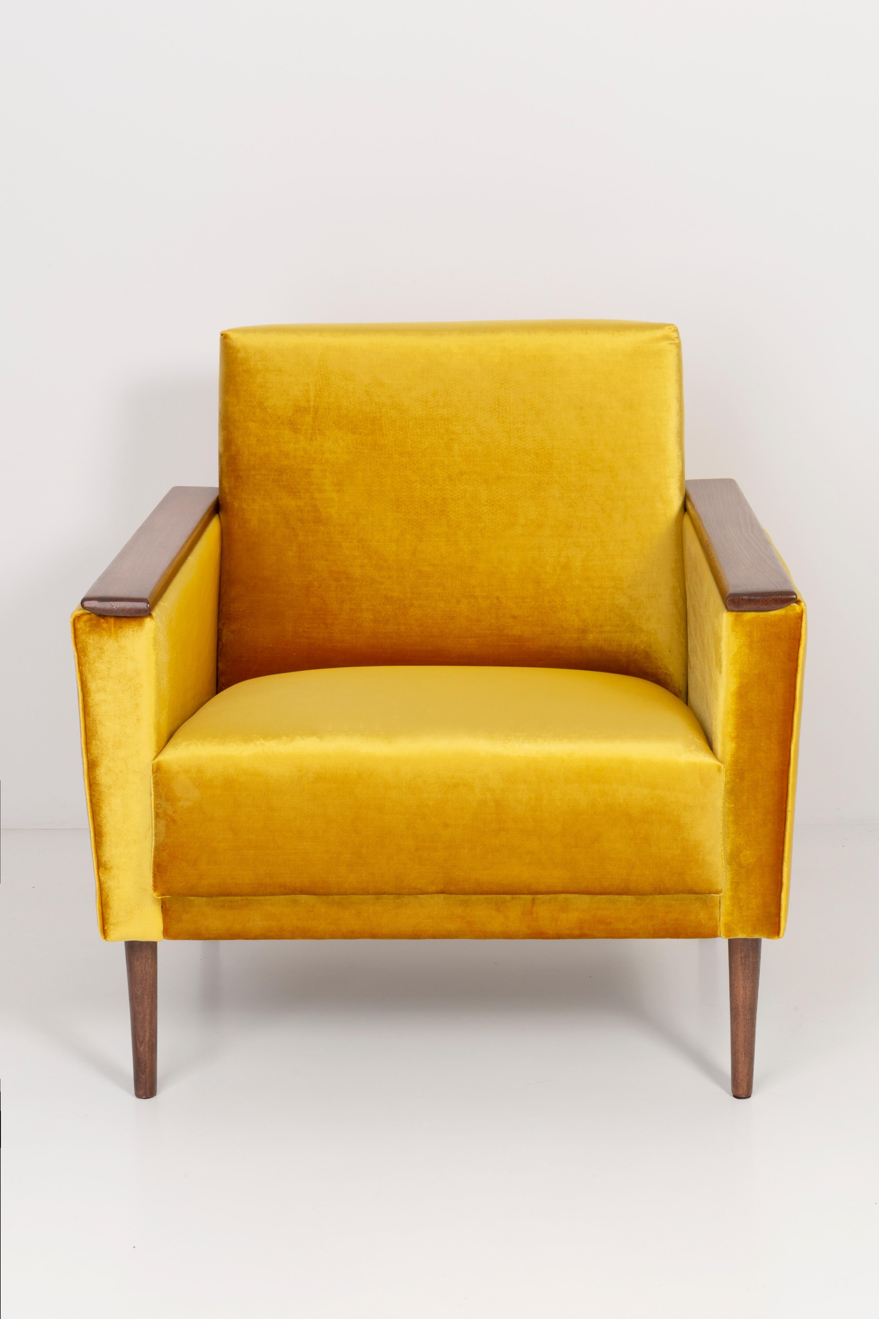 Hand-Crafted Pair of Midcentury Yellow Mustard Club Armchairs, 1960s, DDR, Germany For Sale