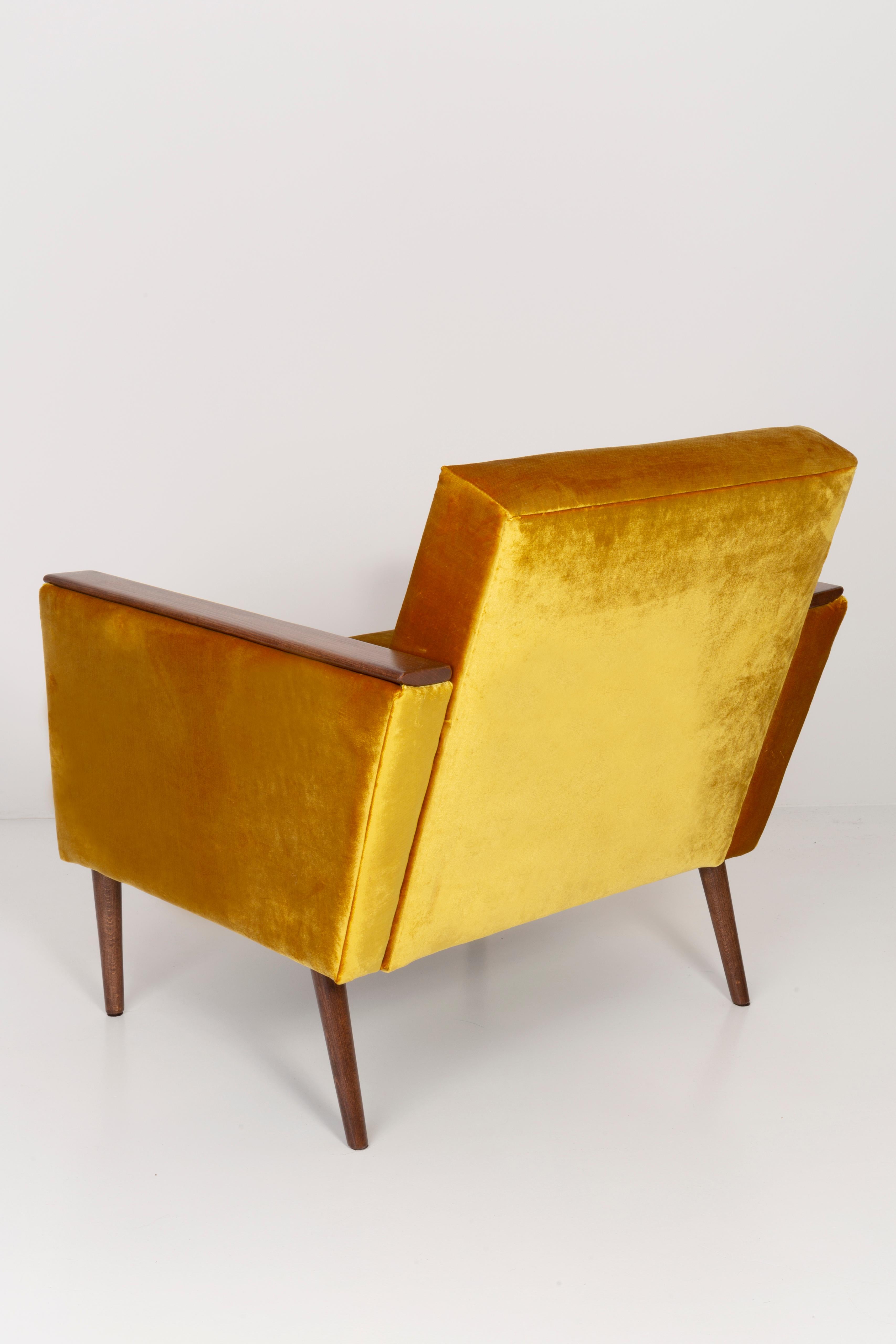 Pair of Midcentury Yellow Mustard Club Armchairs, 1960s, DDR, Germany For Sale 1